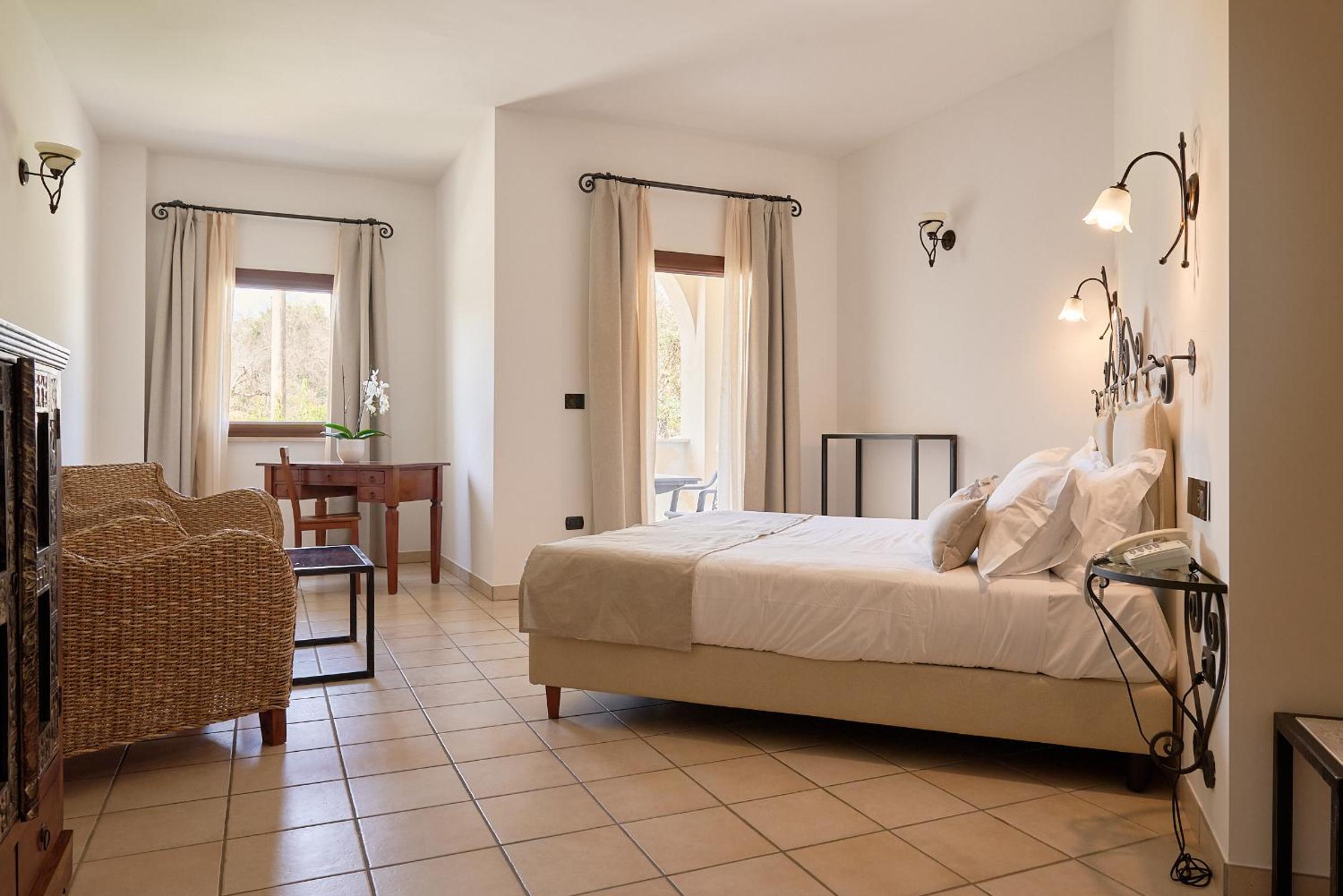 Double or Twin Room with Balcony - Photo 5