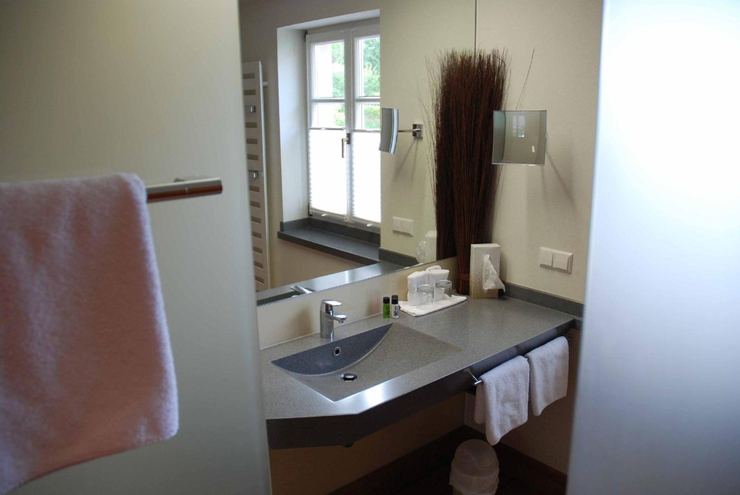 Deluxe Double Room with Shower photo 3