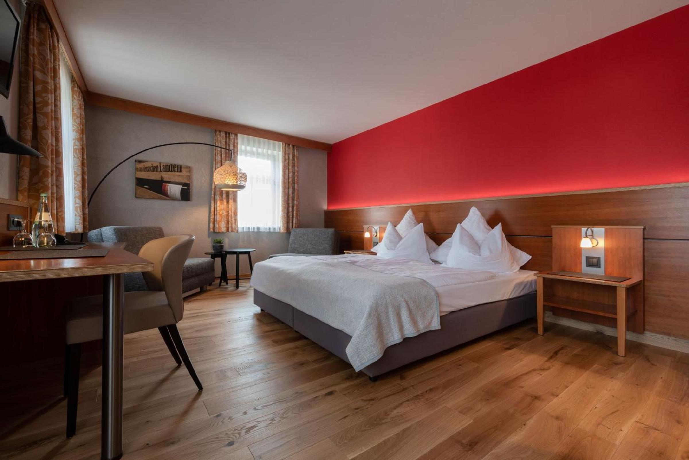Deluxe Double Room with Shower