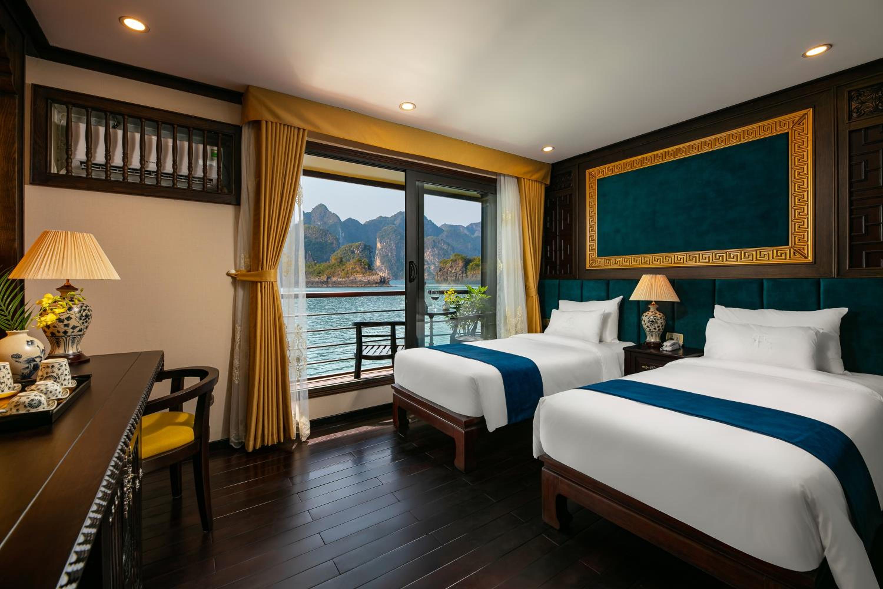 Family Suite with Balcony - Photo 4