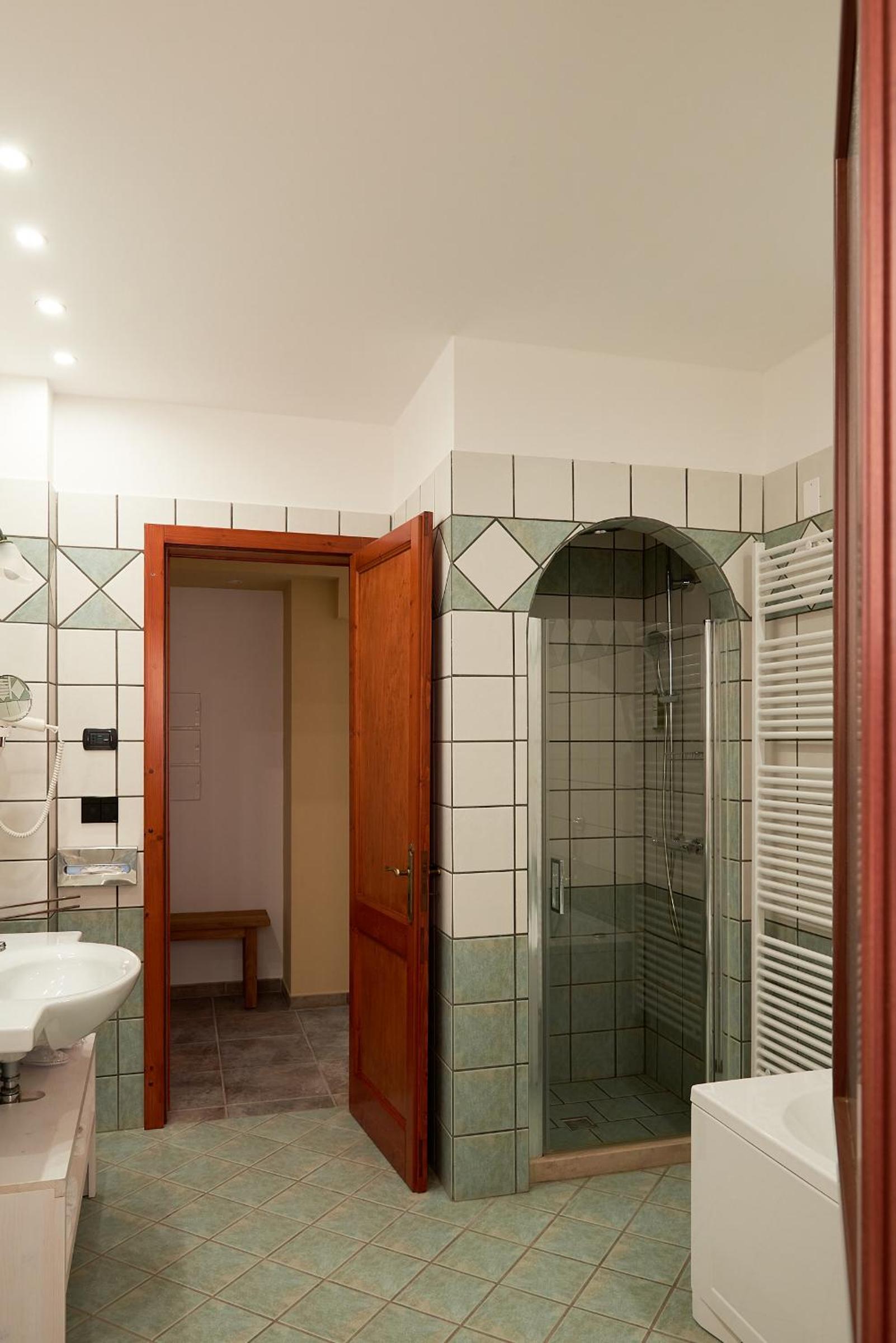 Suite with Spa - Photo 7