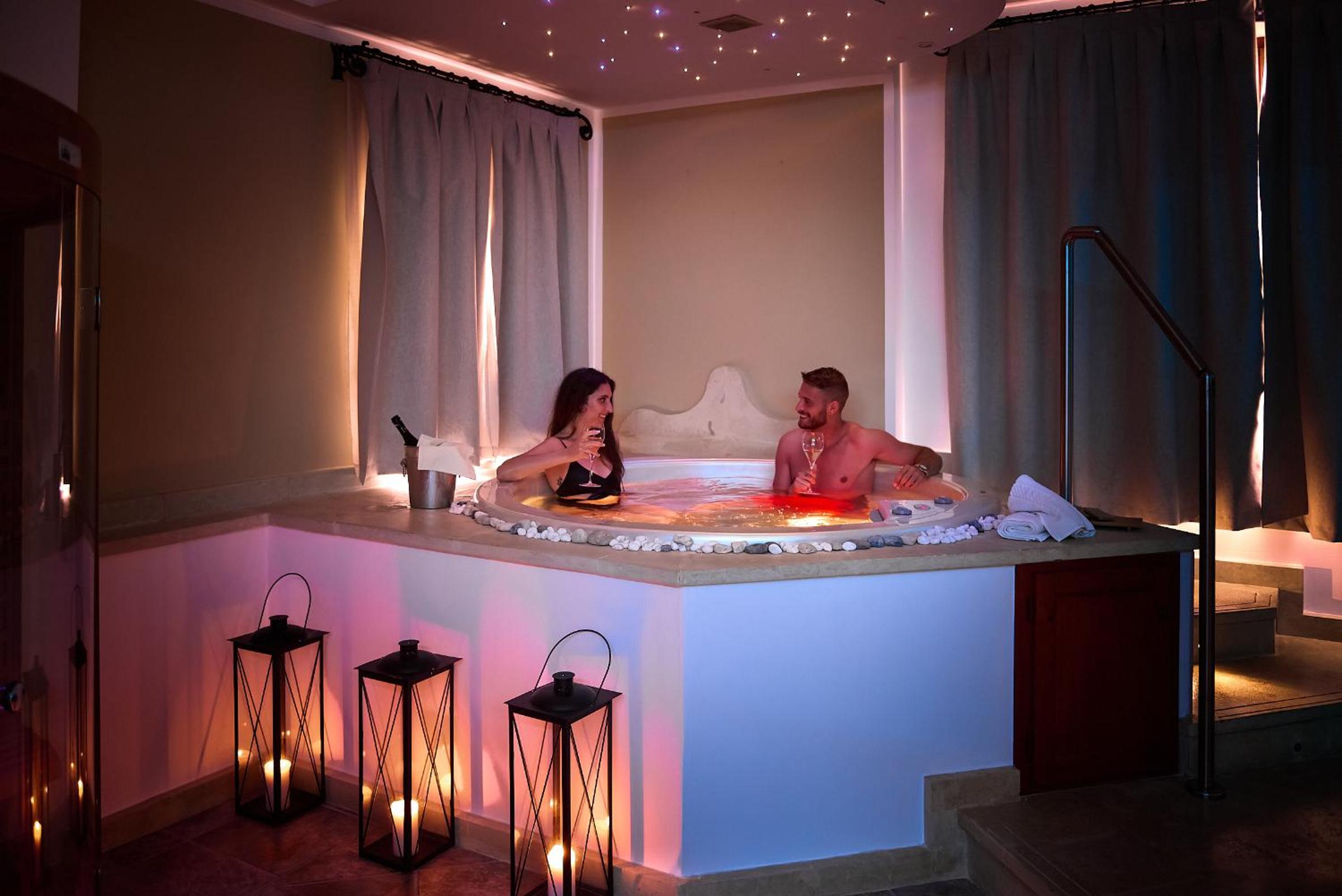 Suite with Spa - Photo 3
