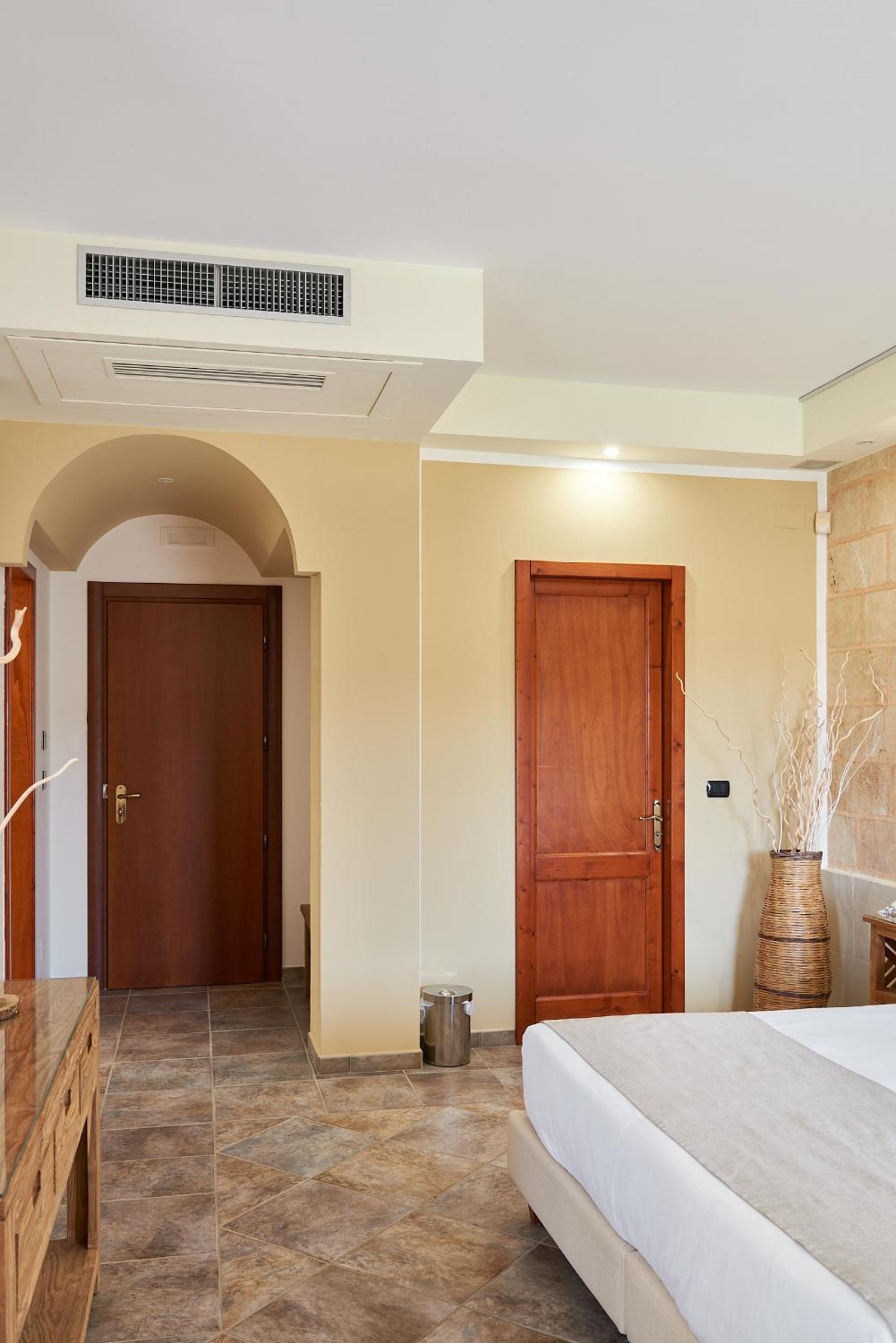 Suite with Spa - Photo 2