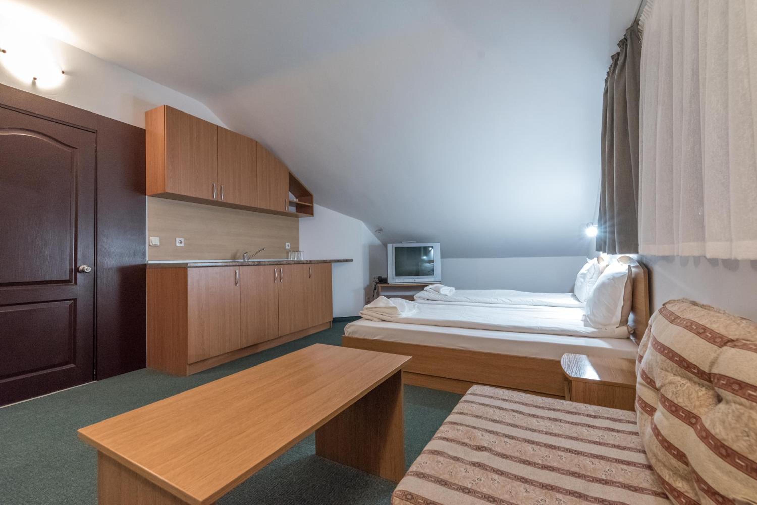 Mansard suite photo 3