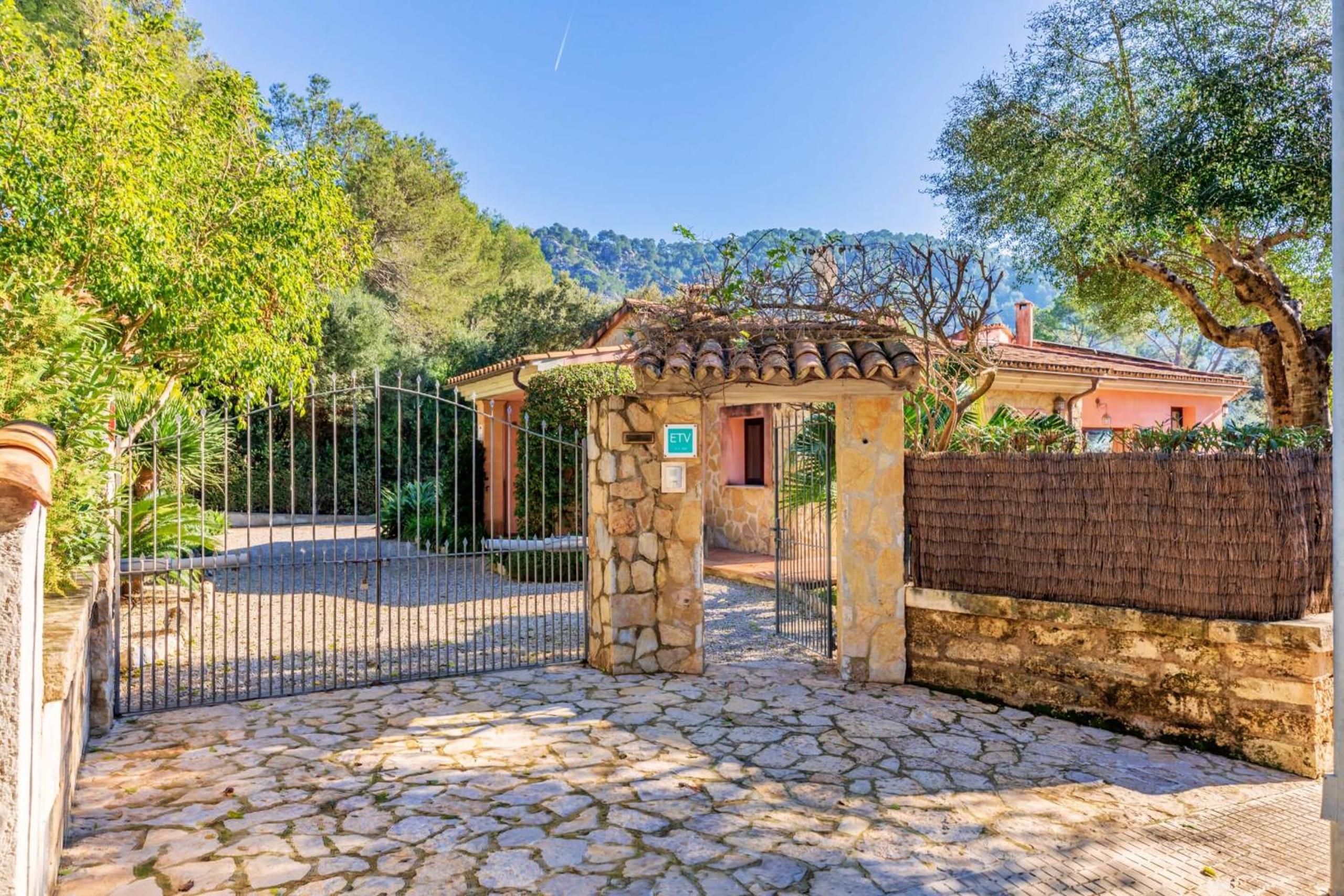 Villa photo 3
