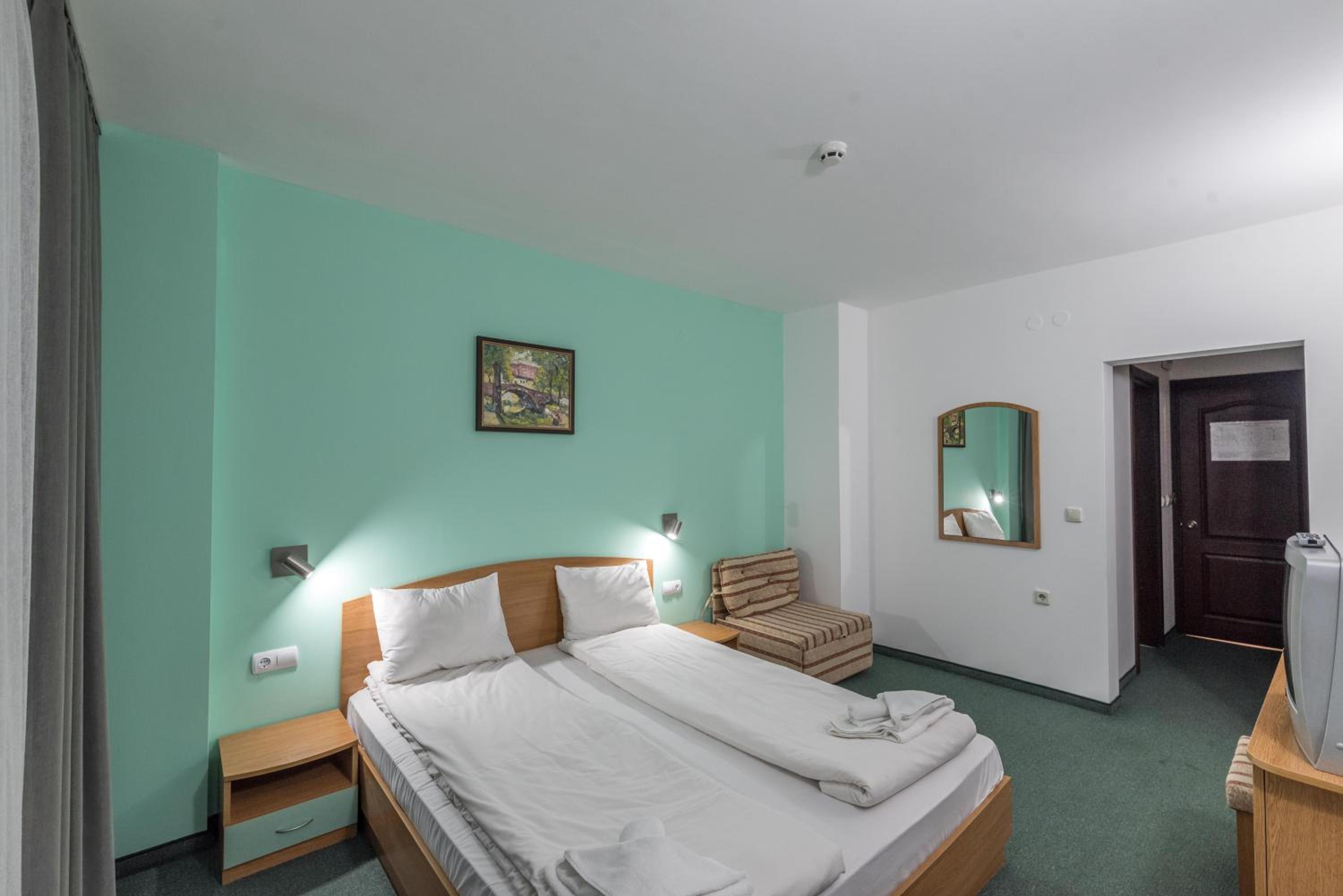 Double Room - Photo 3