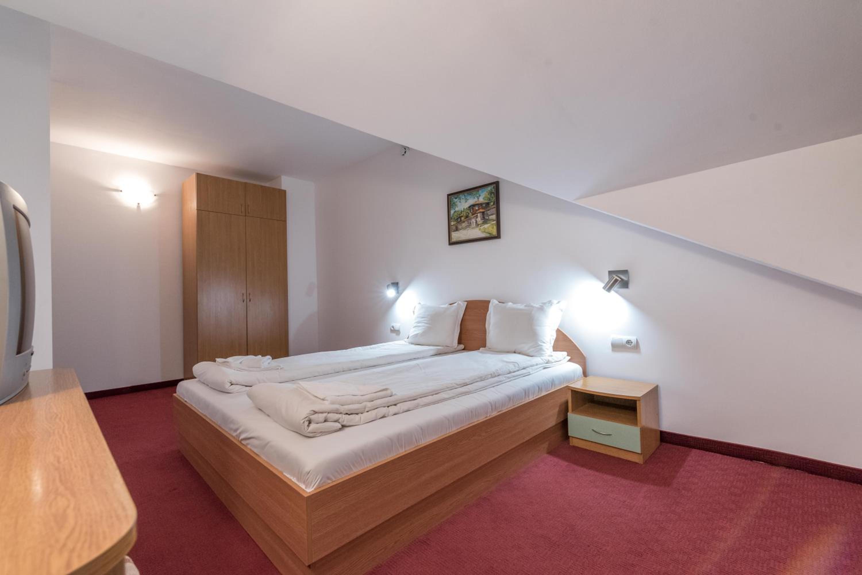 Mansard suite photo 1