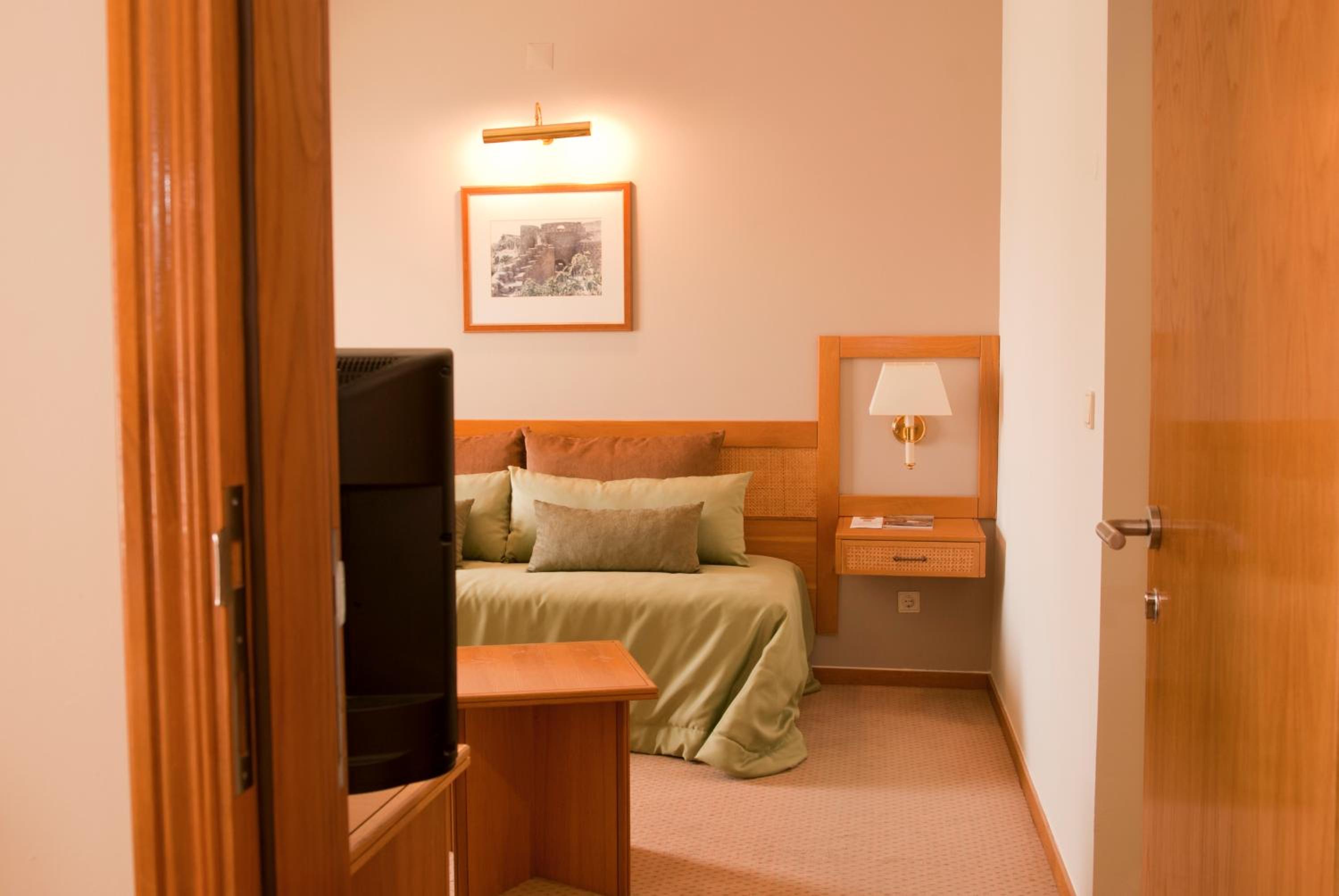 Deluxe Twin Room - Photo 3
