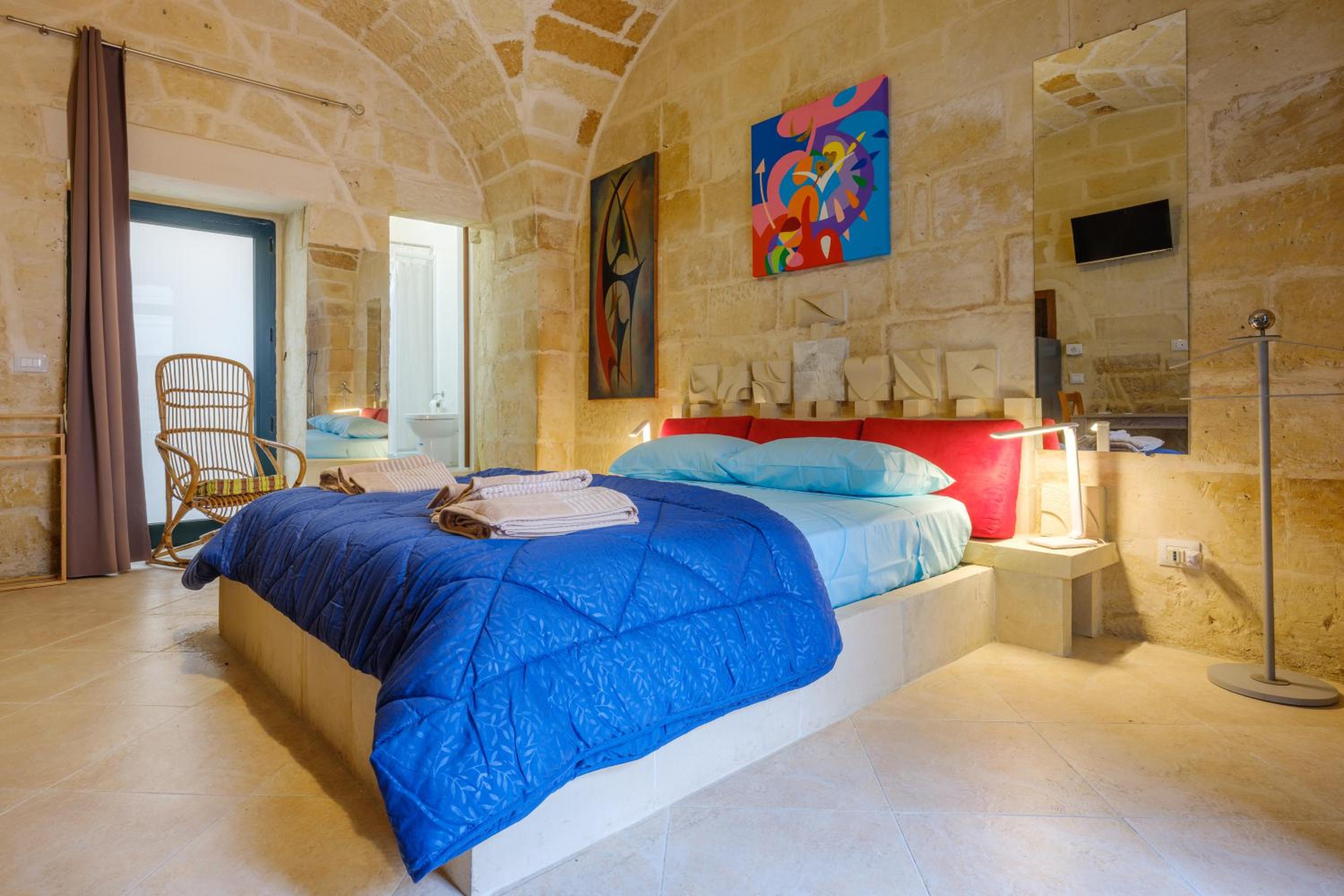 Superior One-Bedroom Apartment