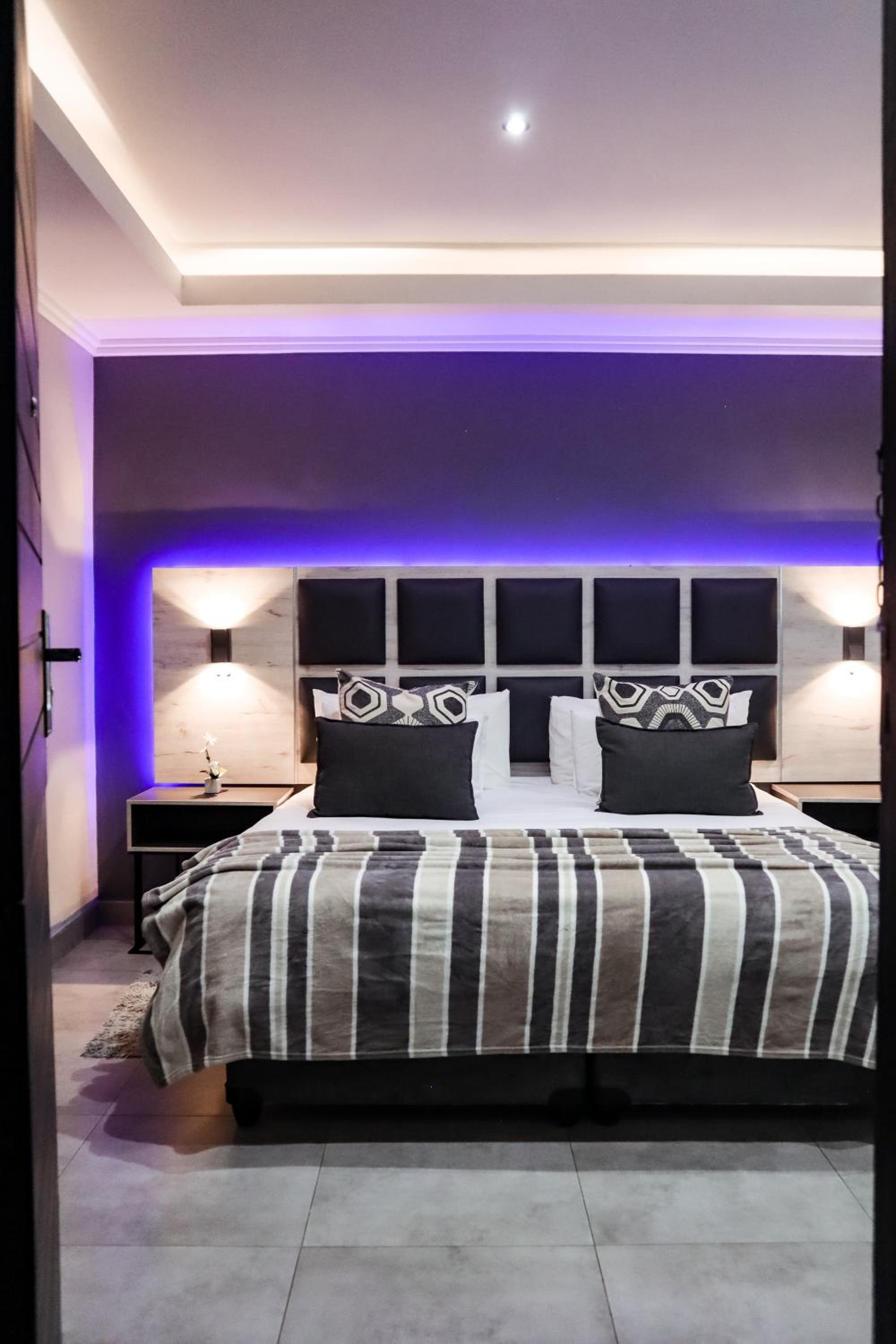 Deluxe Queen Room - Photo 6