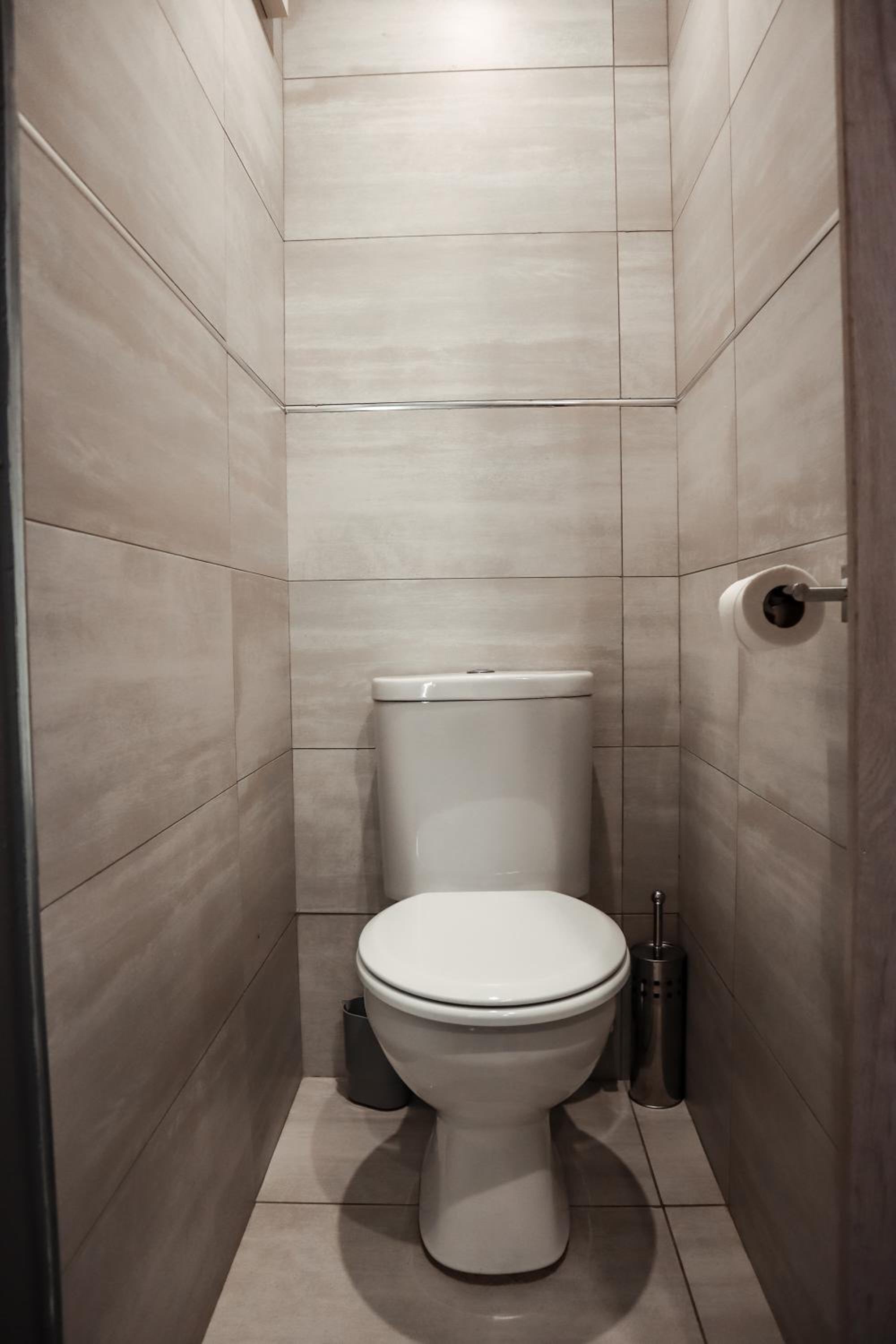 Deluxe King Room - Photo 9