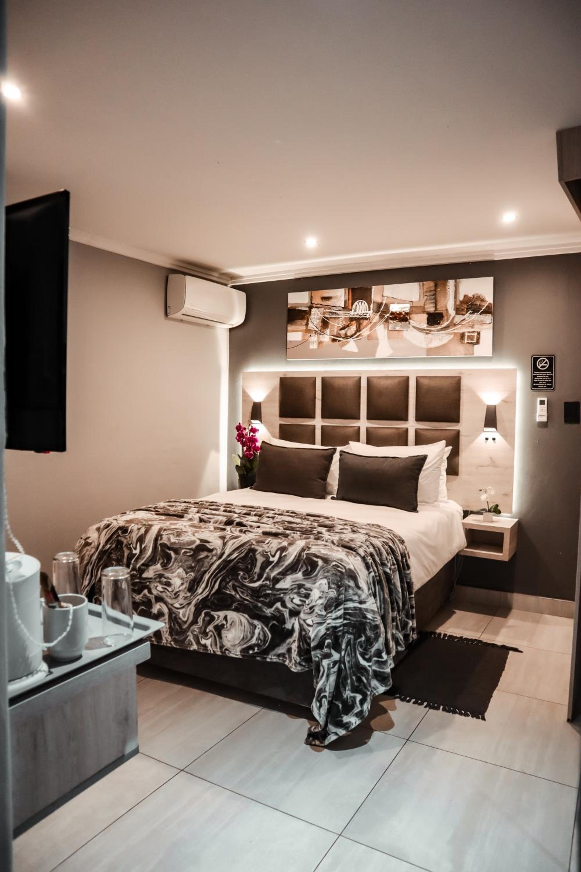 Deluxe Double Room - Photo 8