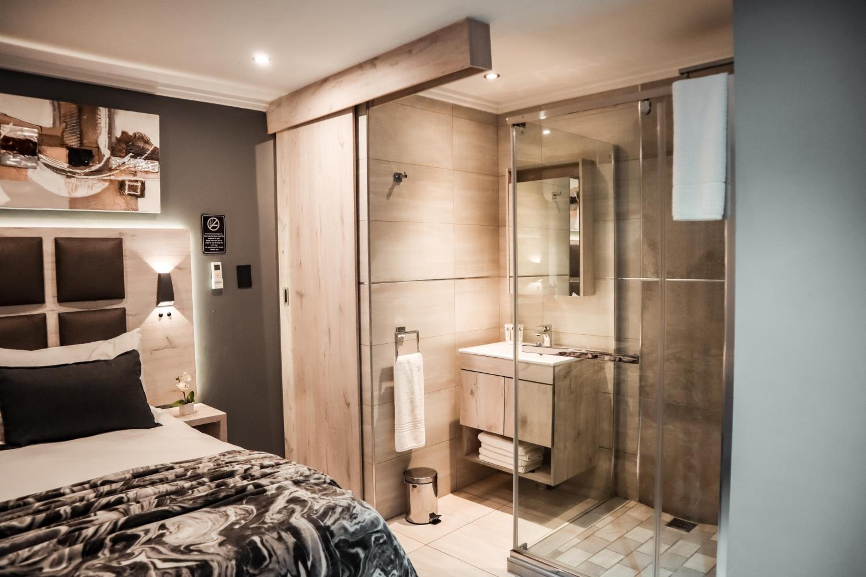 Deluxe Double Room - Photo 7