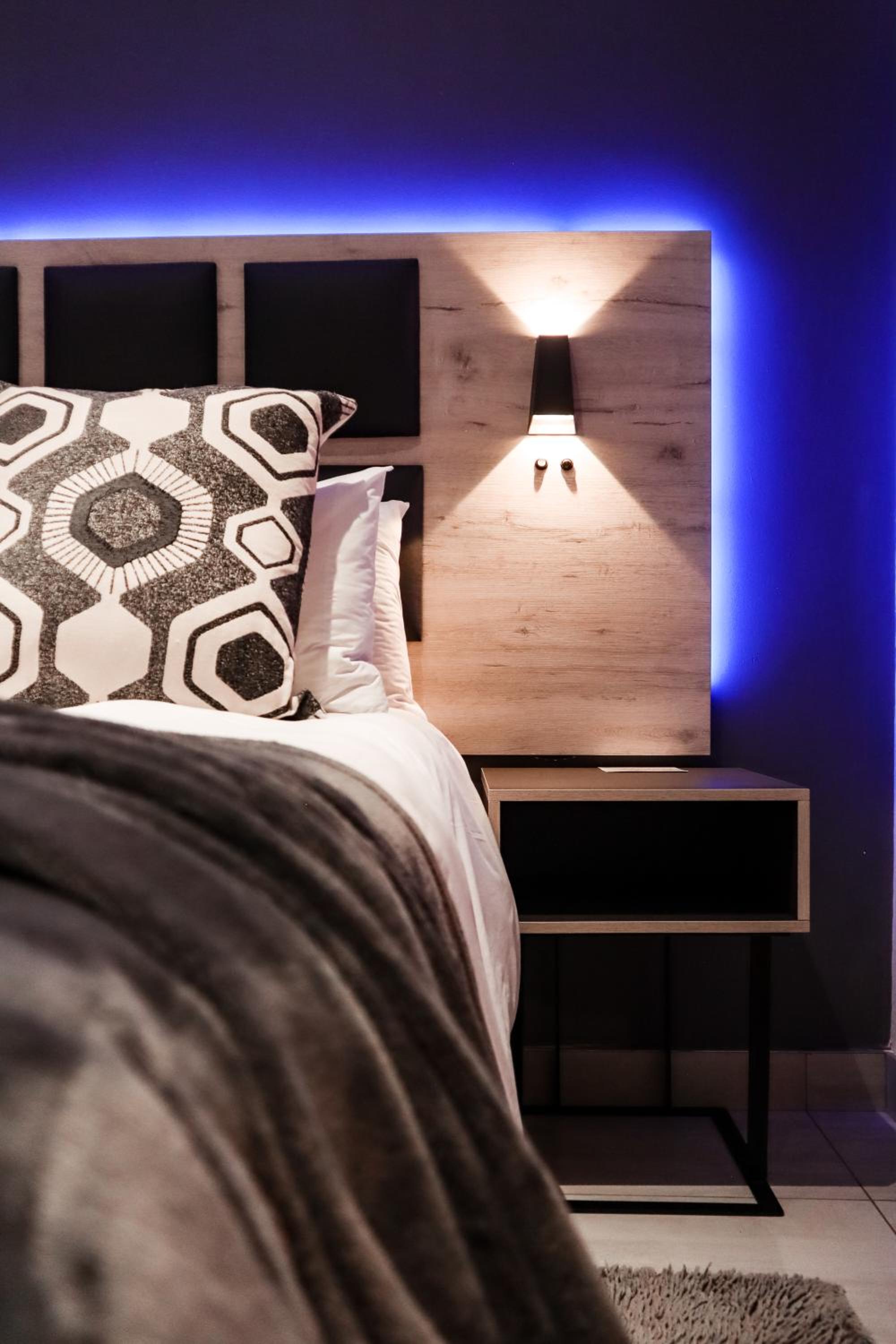 Deluxe Queen Room - Photo 17
