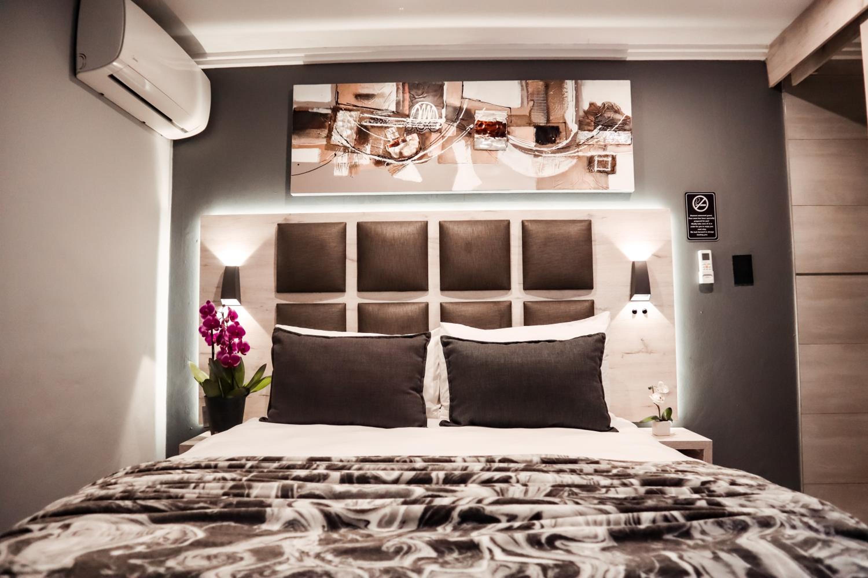 Deluxe Double Room - Photo 10