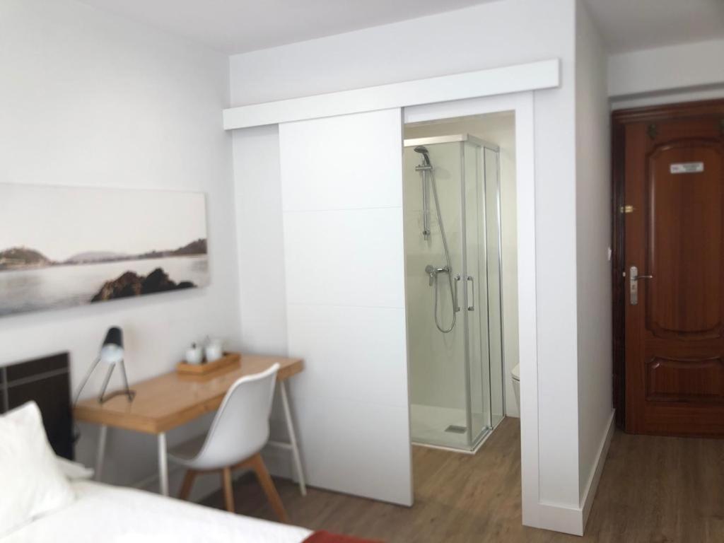 Triple Room with Private Bathroom photo 3