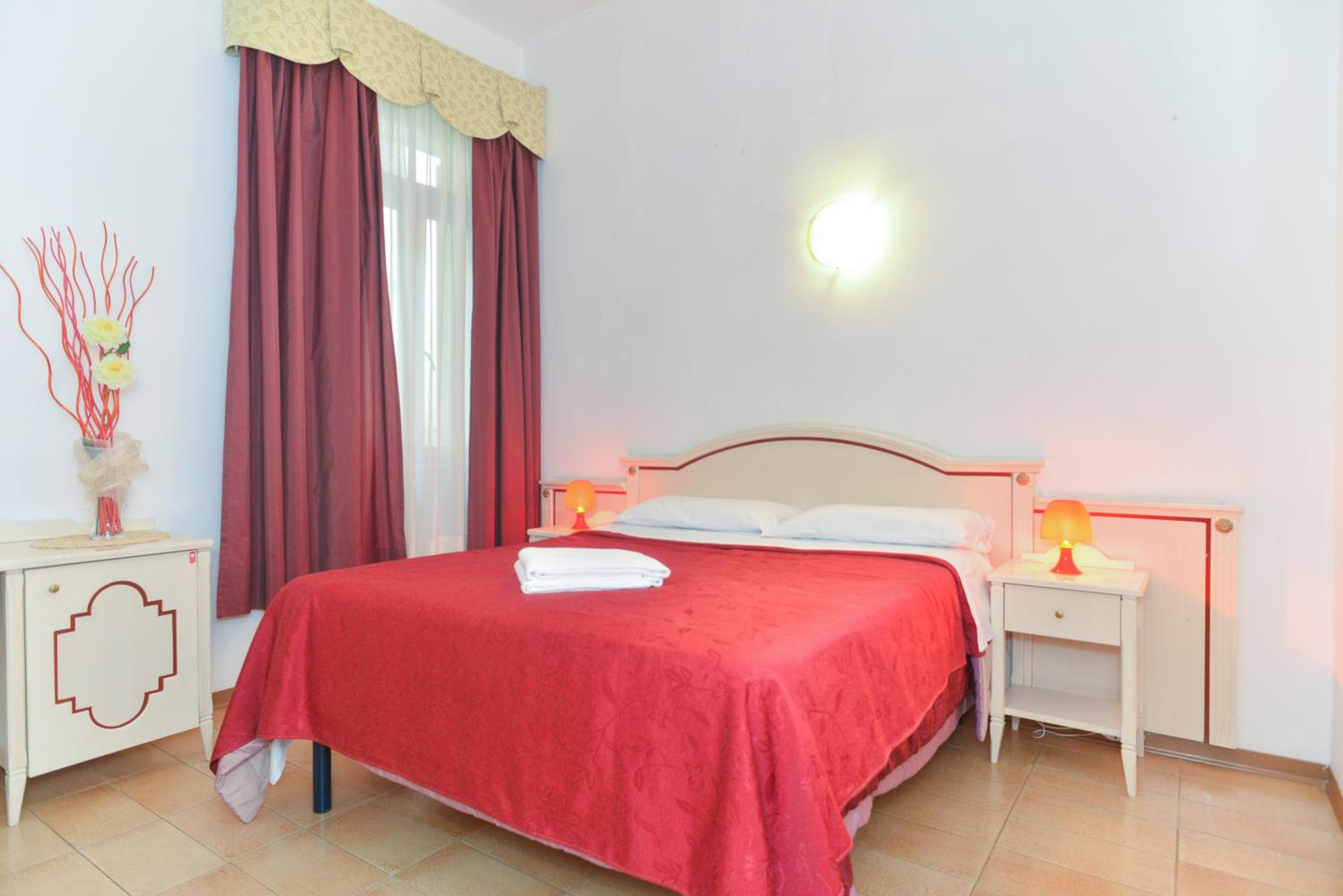 Standard Double Room with Shared Bathroom