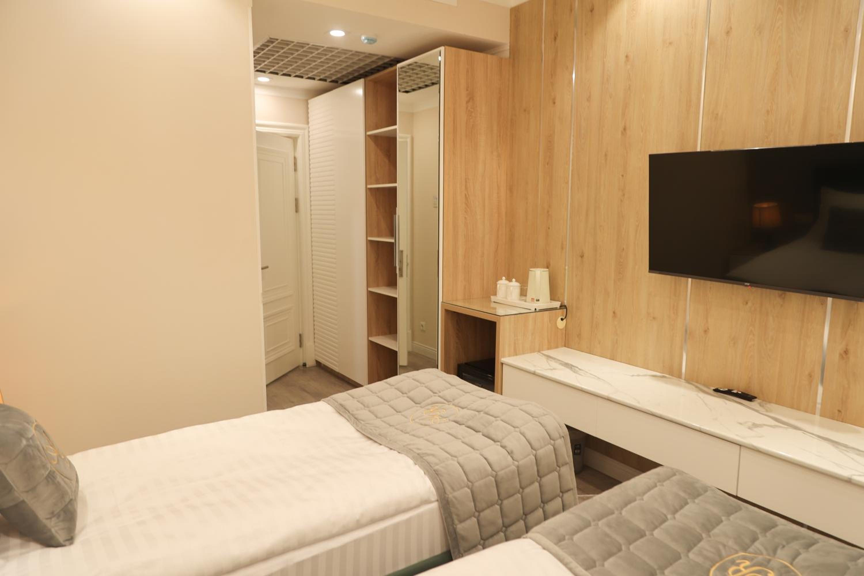 Budget Twin Room - Photo 5