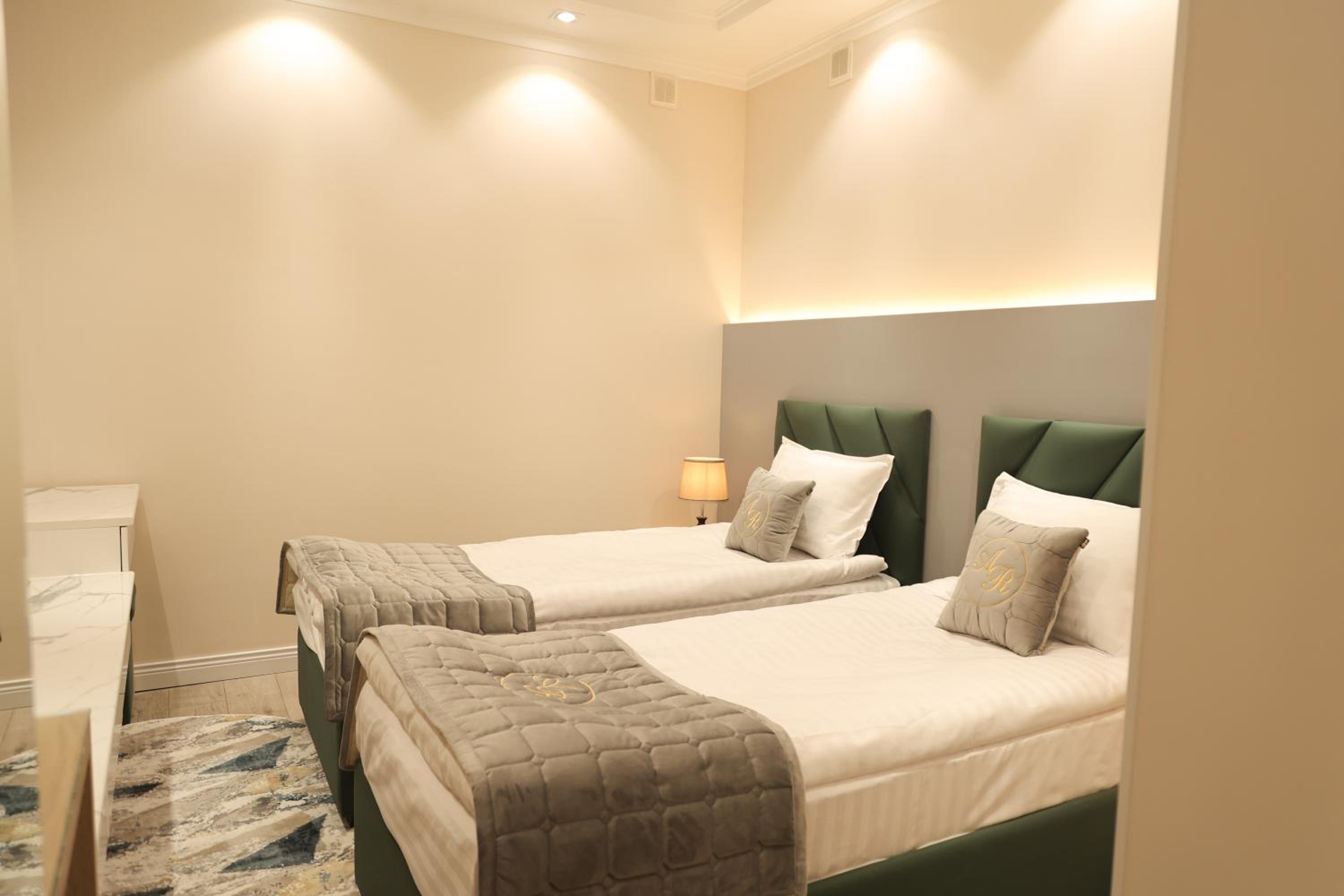 Budget Twin Room - Photo 2