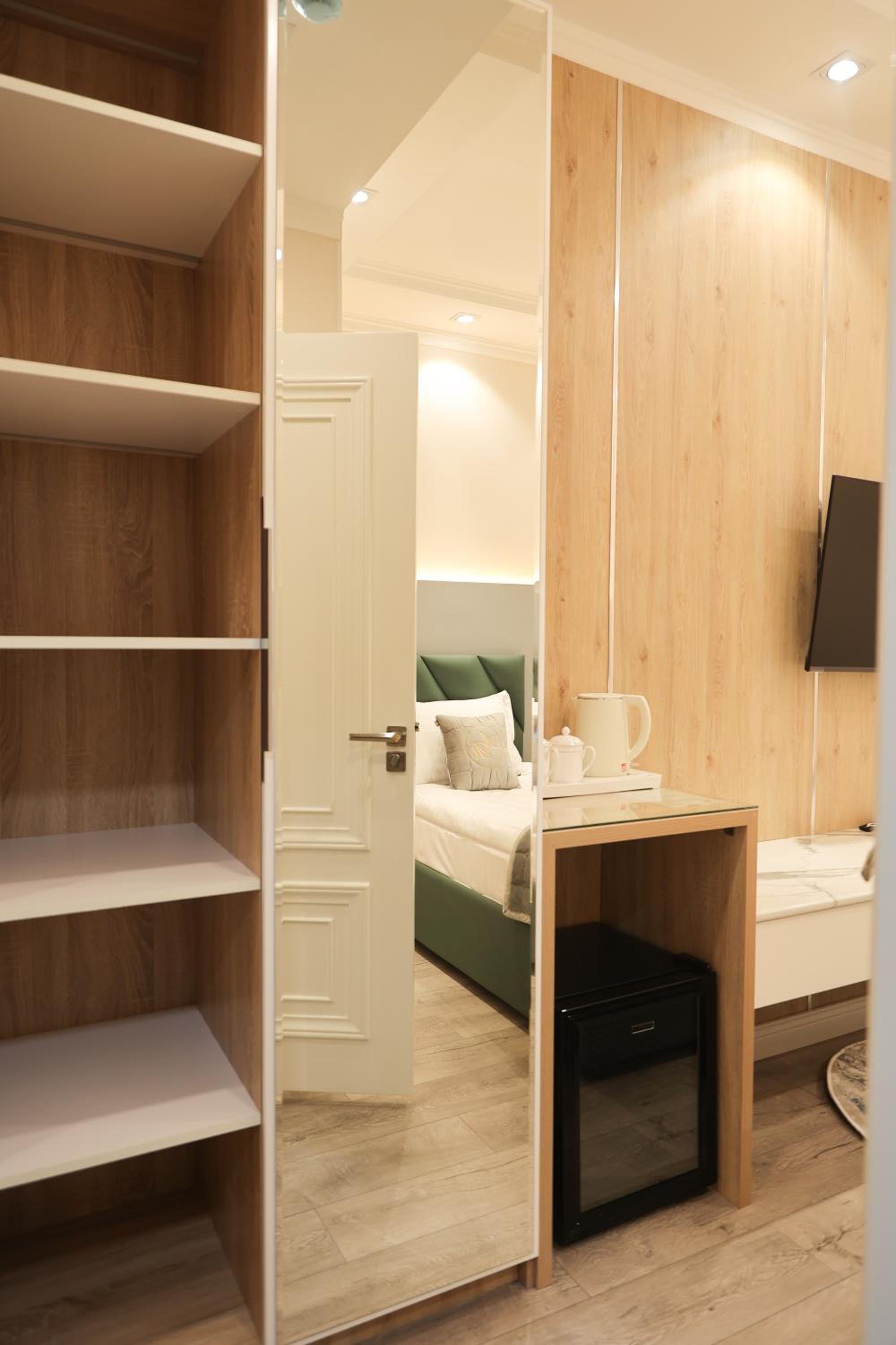 Budget Twin Room - Photo 6