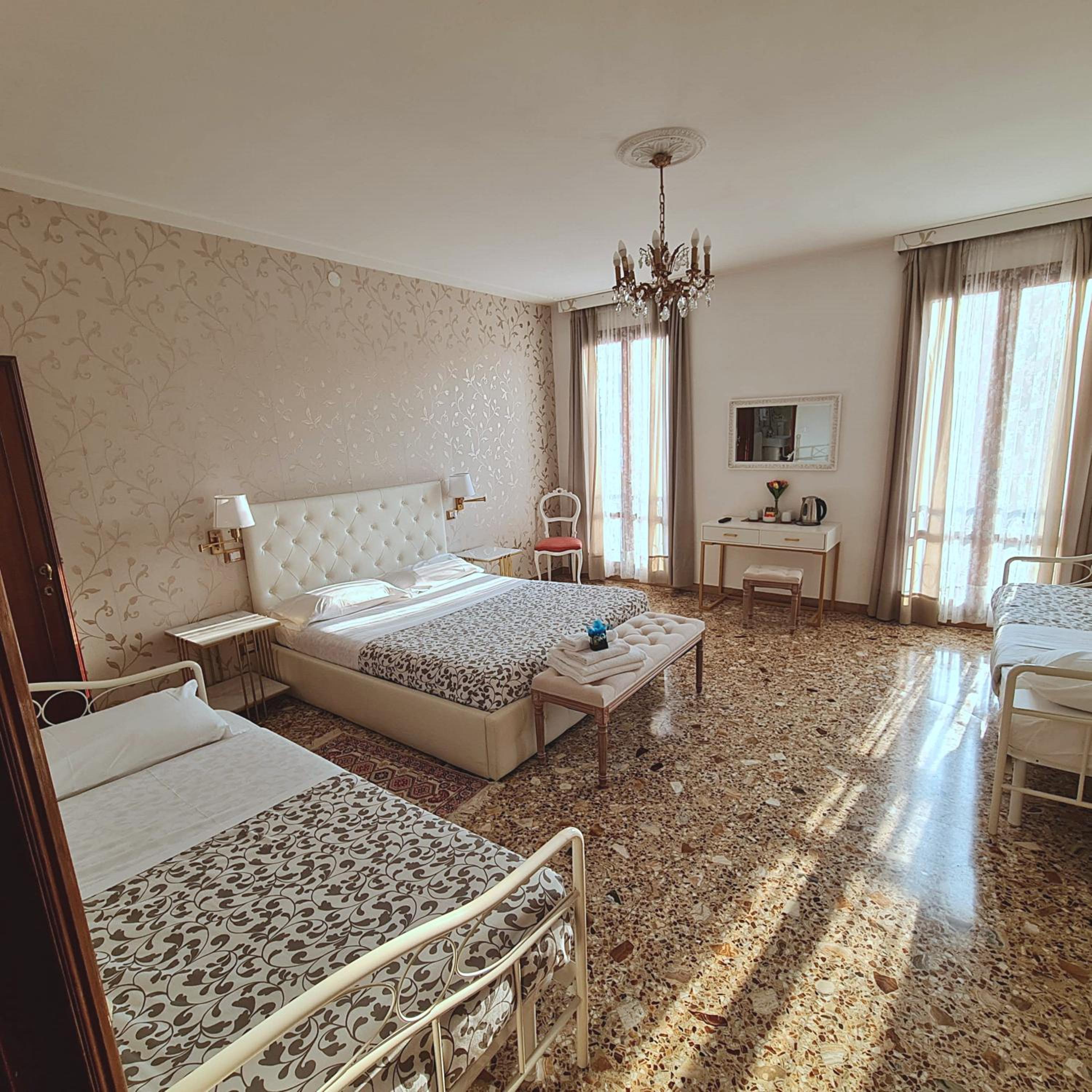 Quadruple Room with Sea View