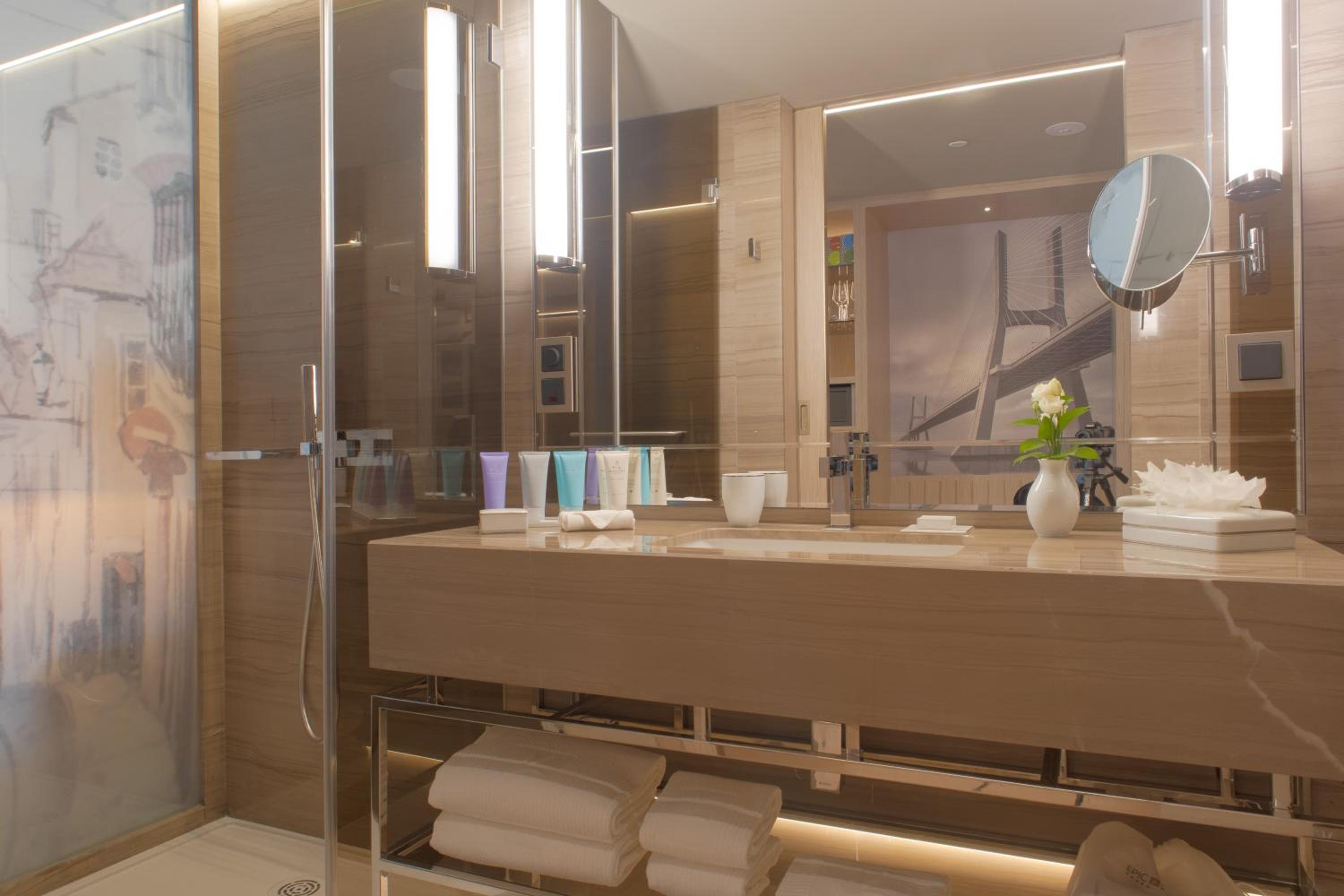 Premium Double or Twin Room - Photo 5