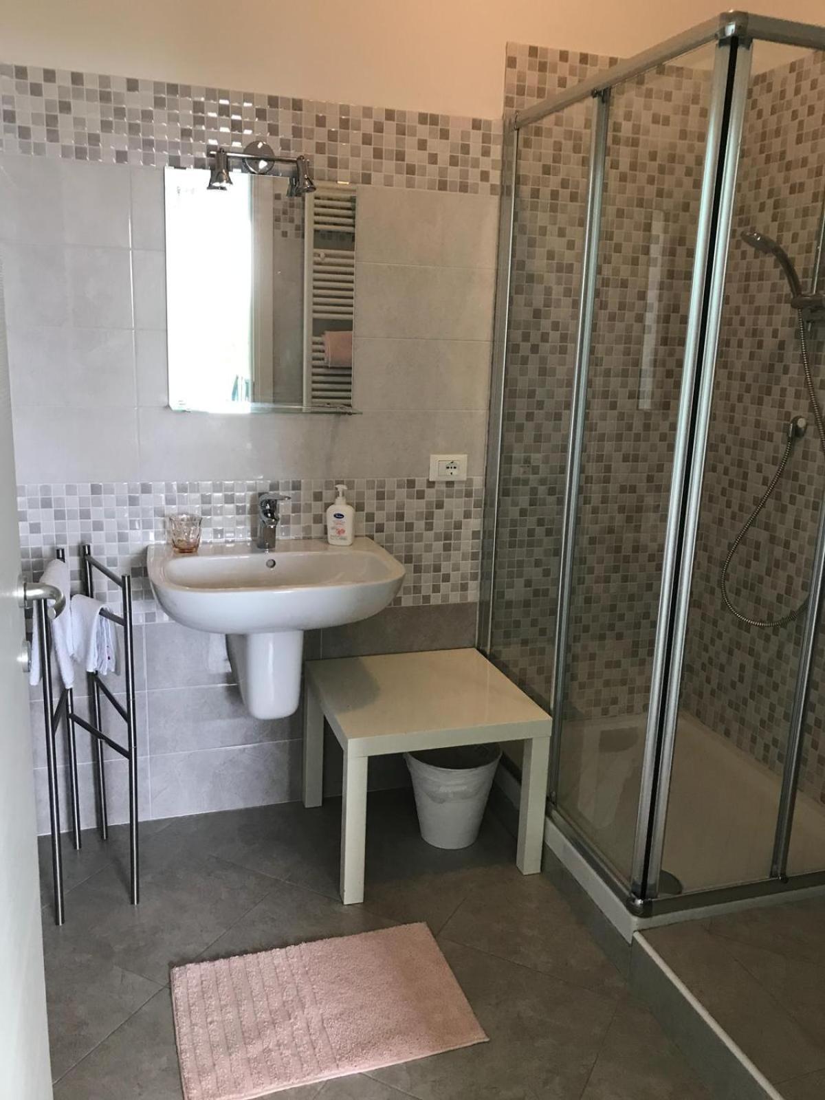 Double Room - Photo 10