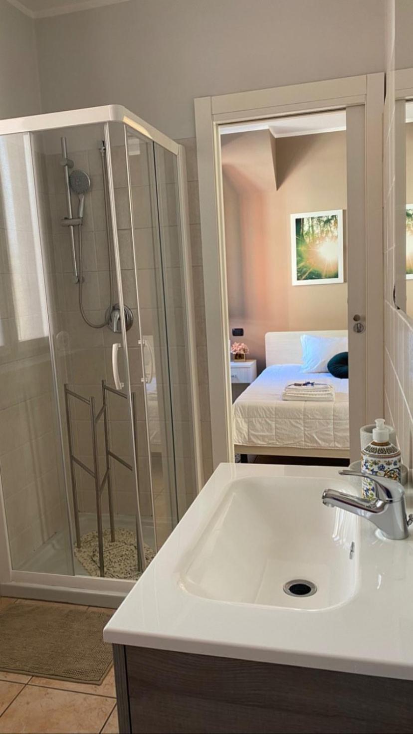 Double Room - Photo 7