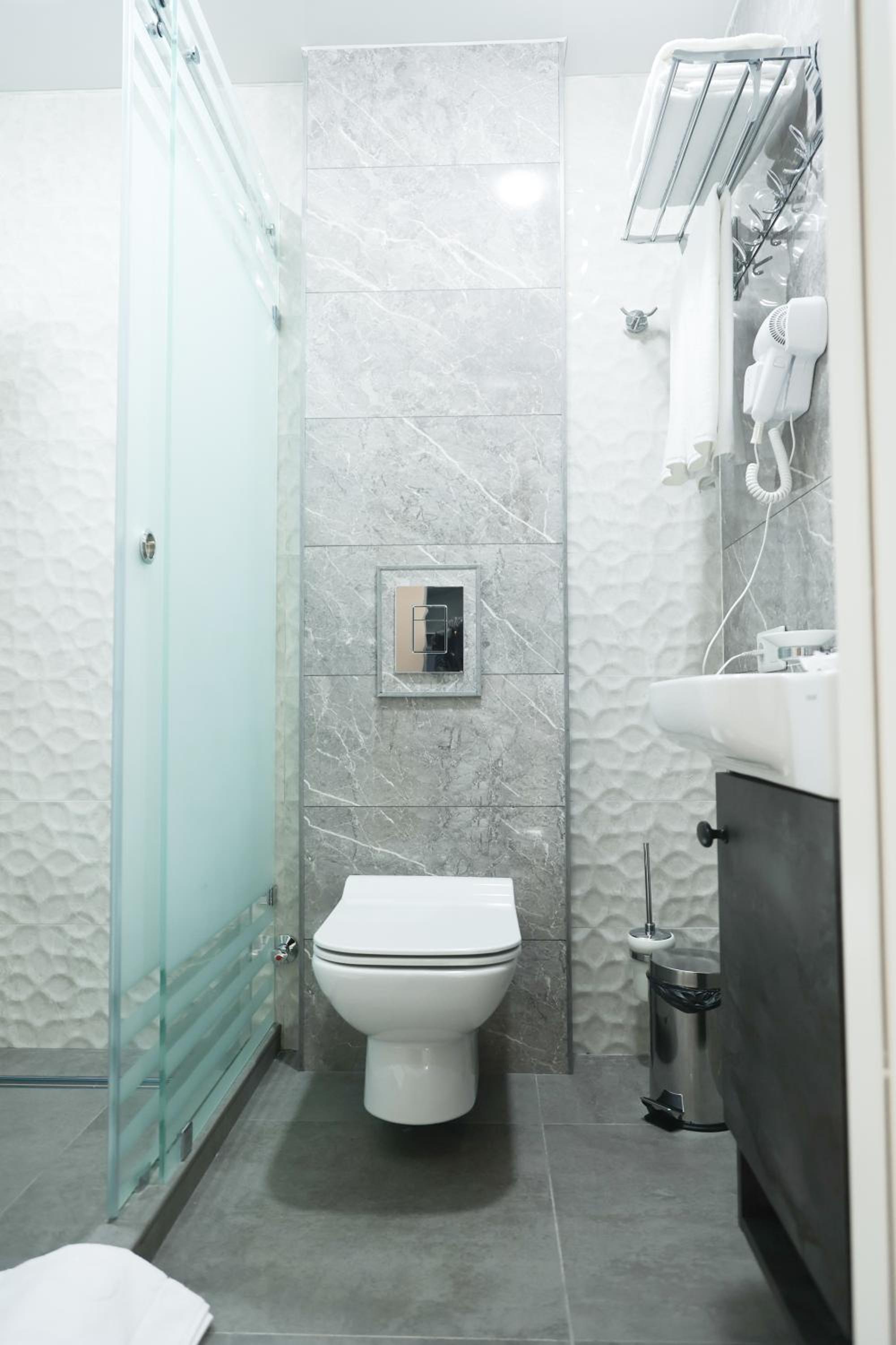 Suite - Photo 6