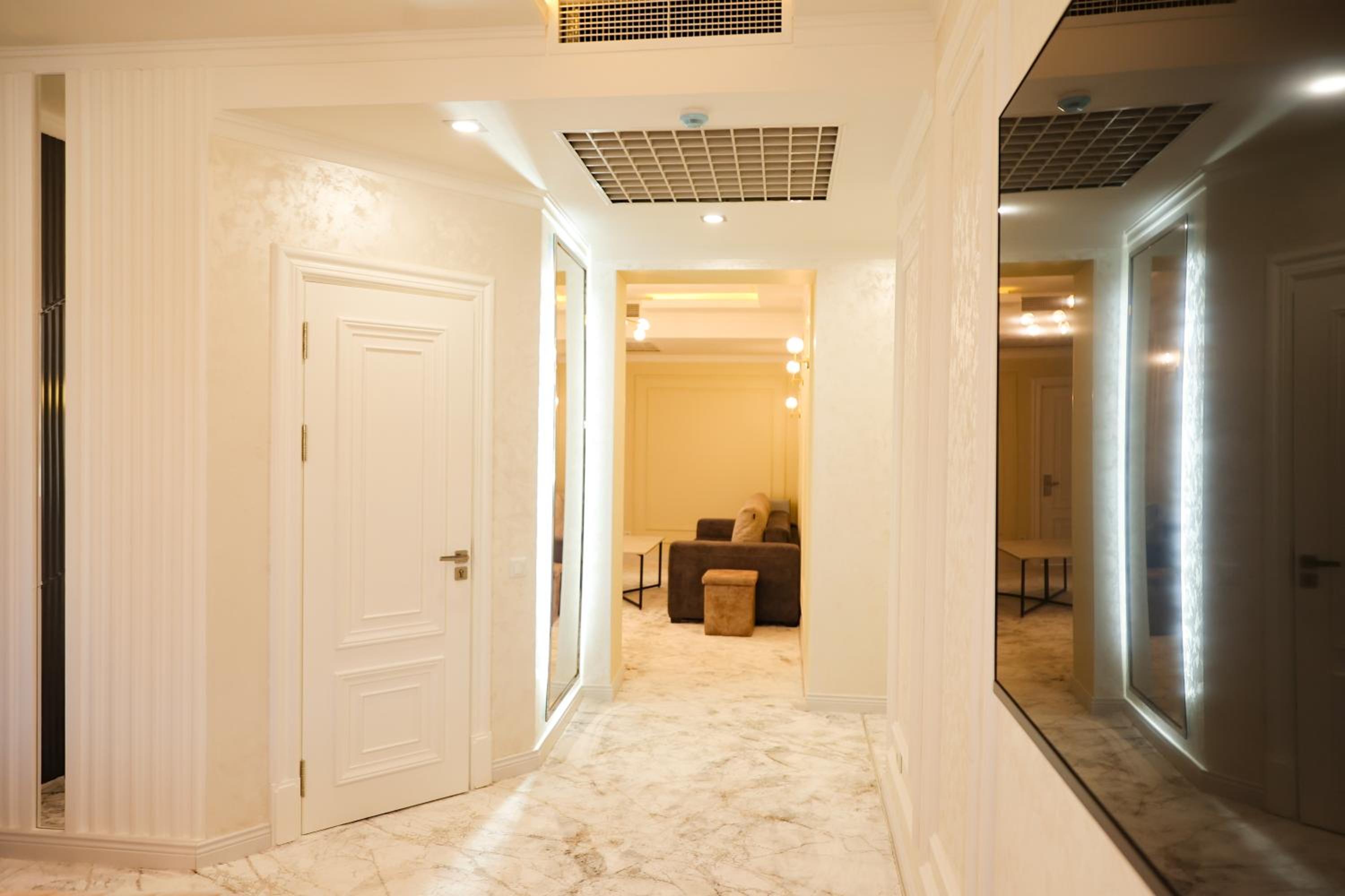 Suite - Photo 10