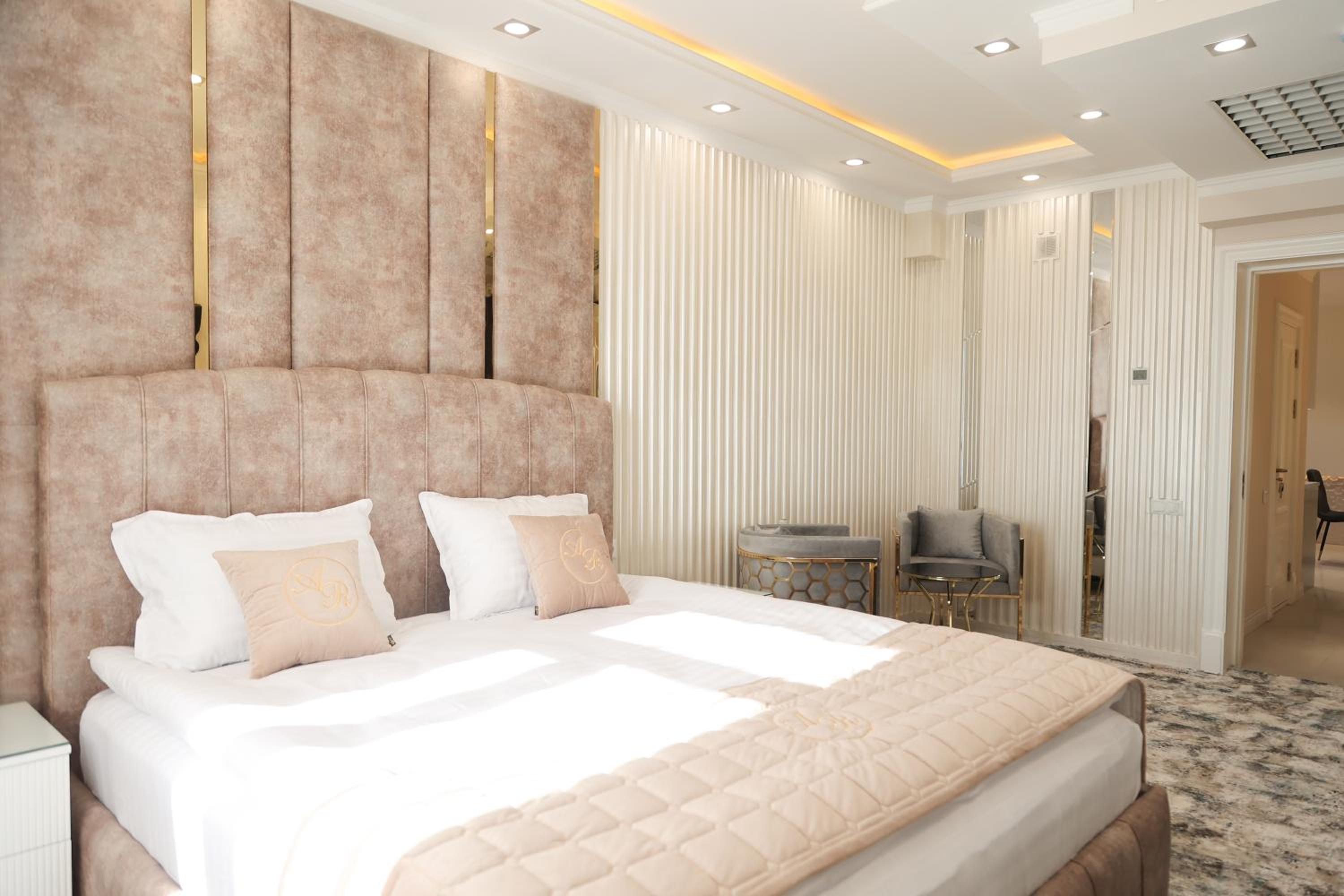 Suite - Photo 2