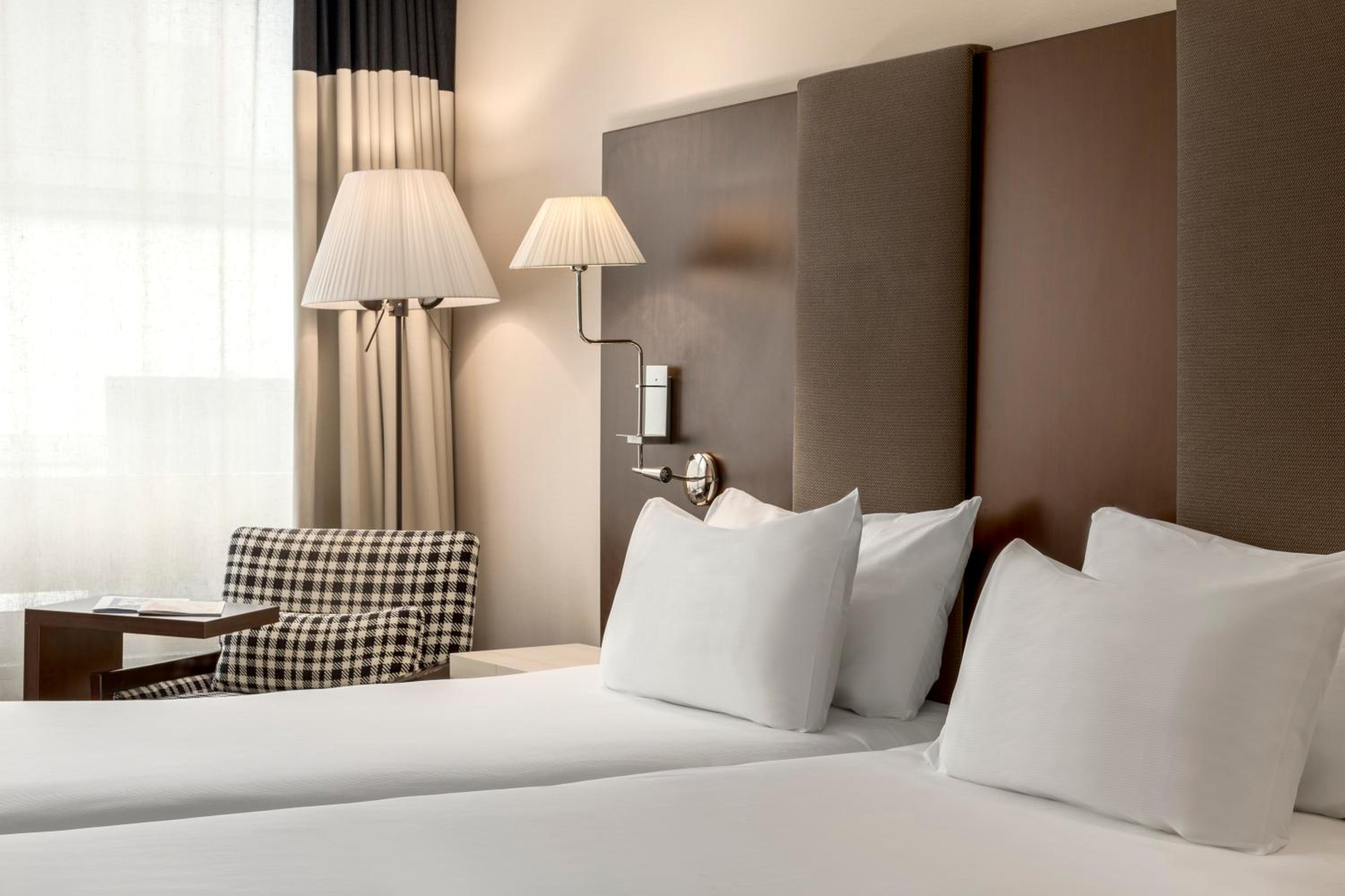 Standard Double or Twin Room - Photo 7