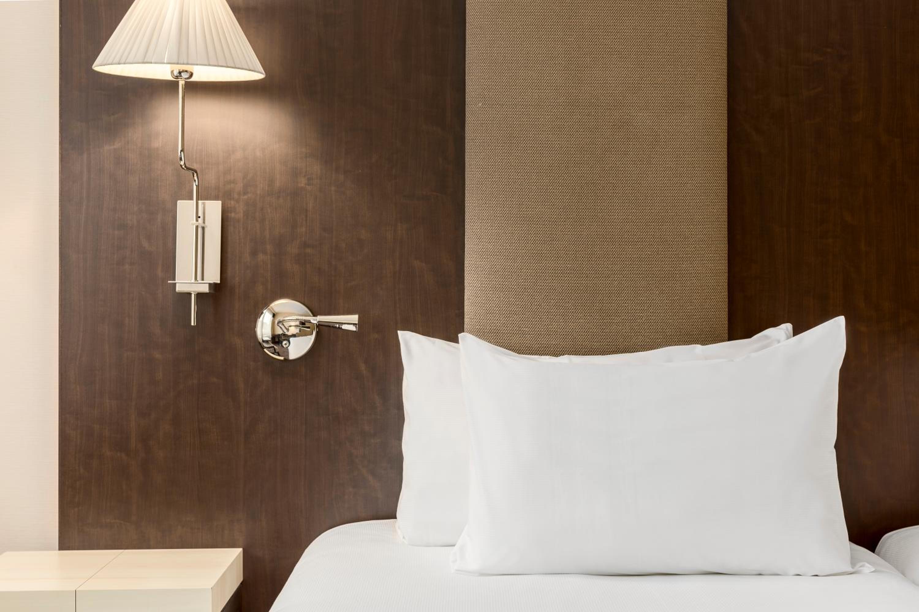 Standard Double or Twin Room - Photo 6