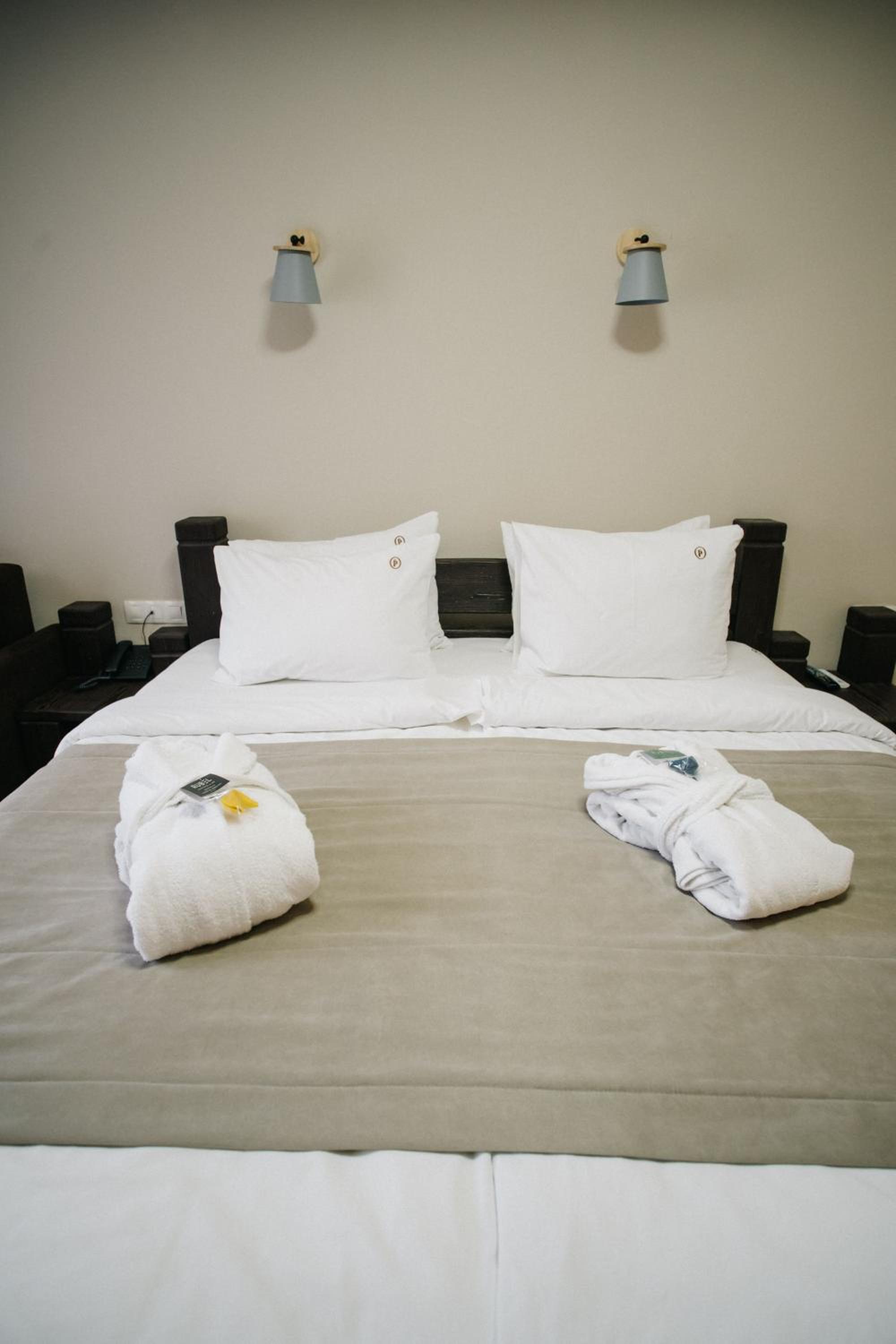 Standard King Room photo 3