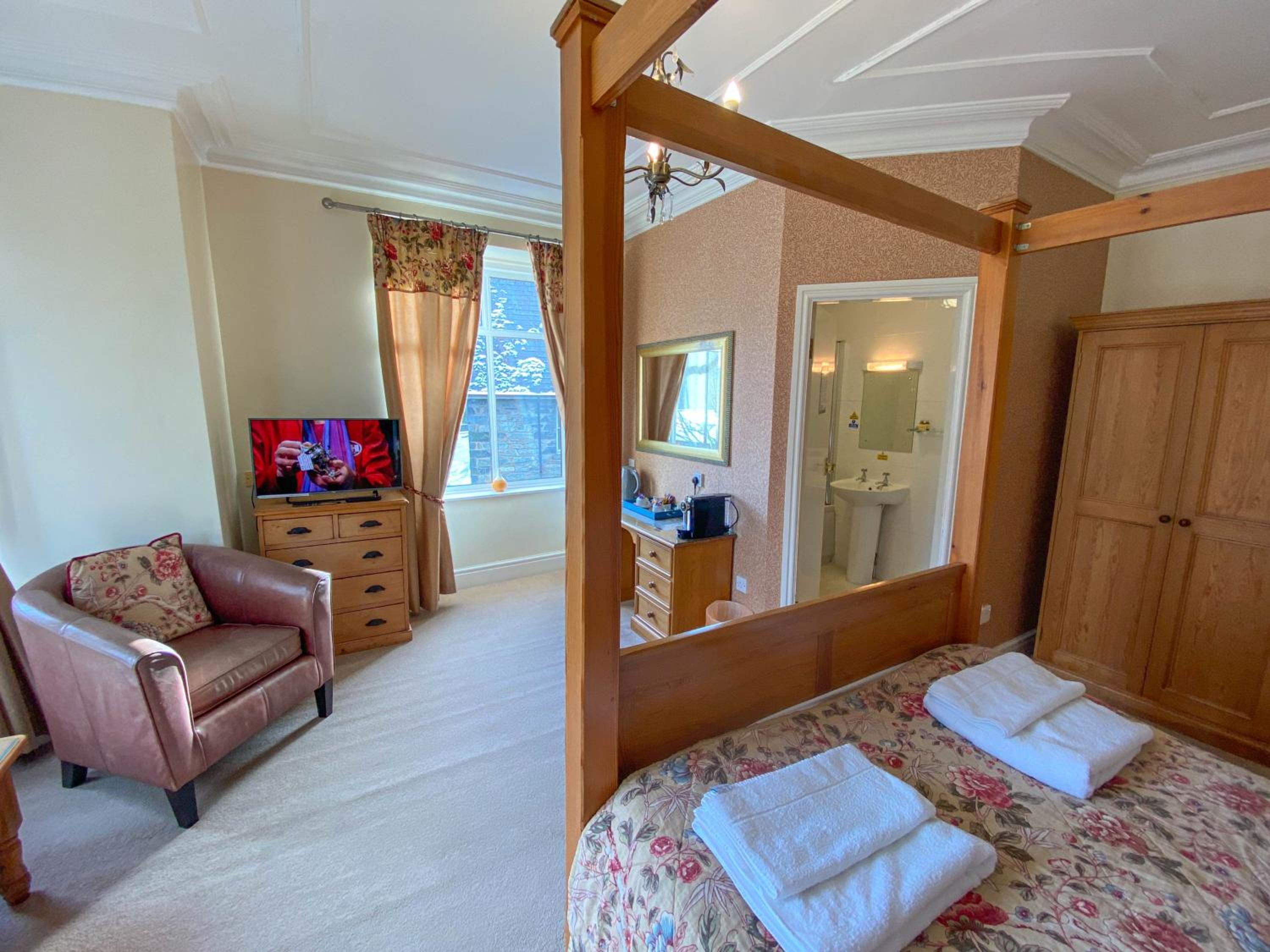 King Room (Not Pet-Friendly) photo 2
