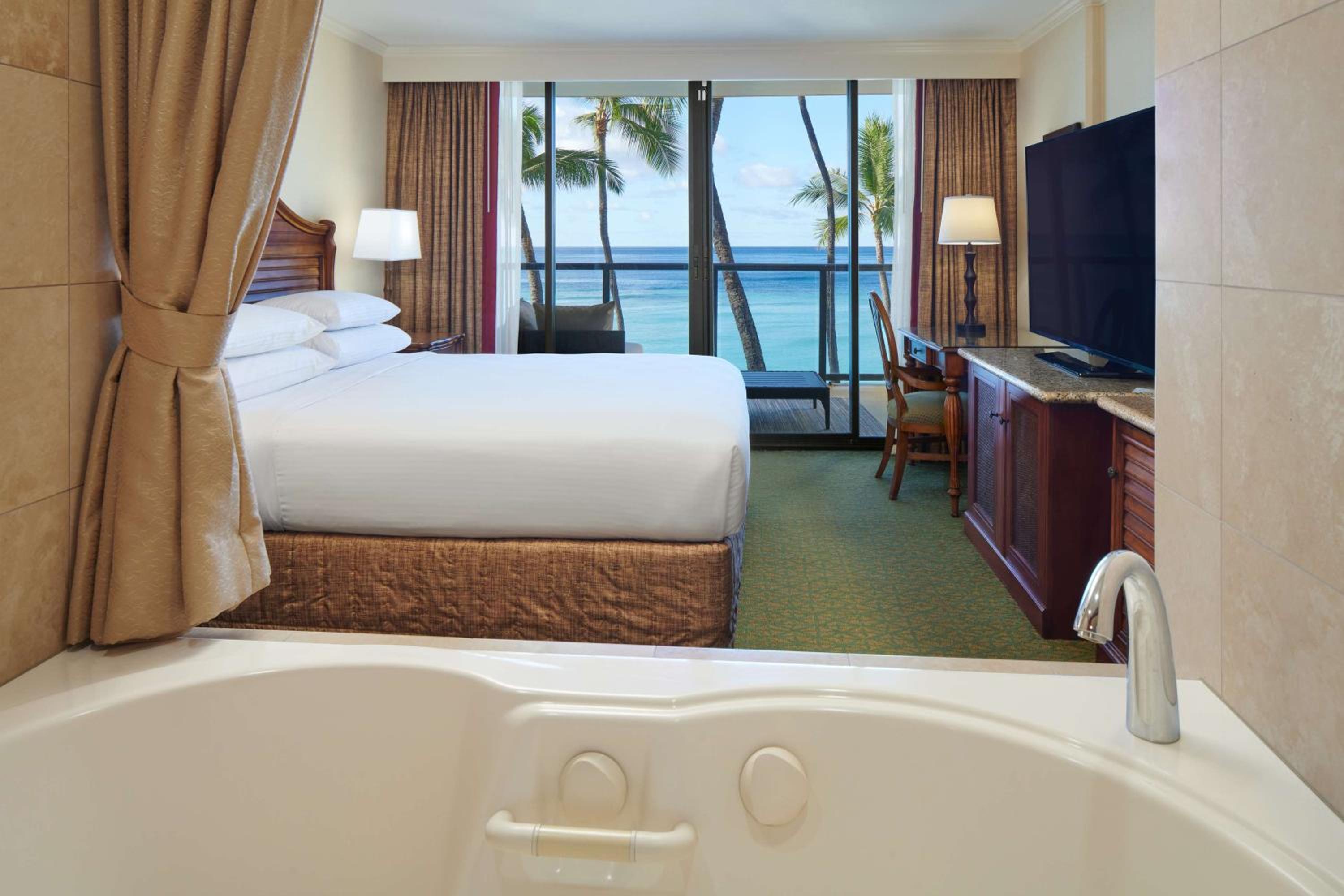Ocean Front 1 King Jacuzzi