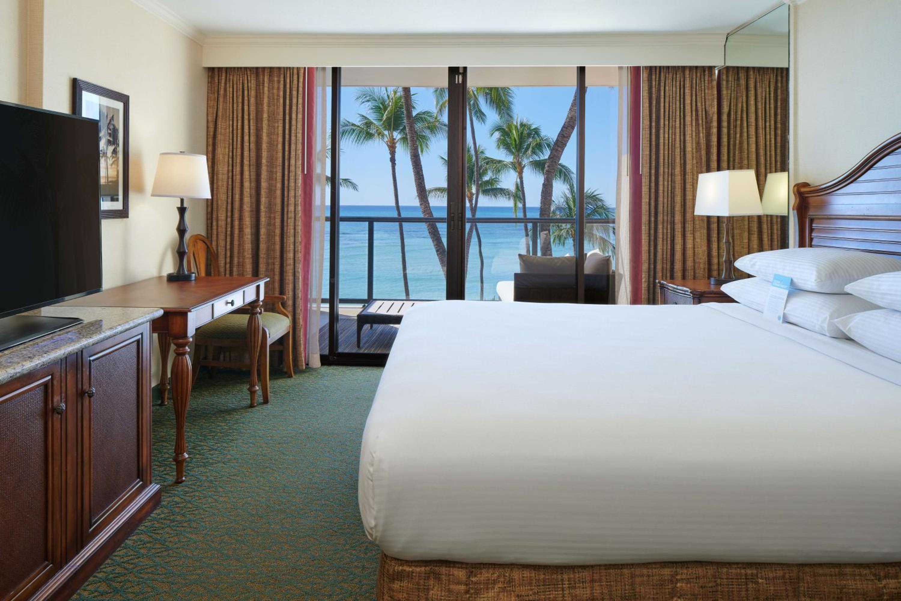 Club 2 Bedroom Ocean Front Suite 2 King Beds