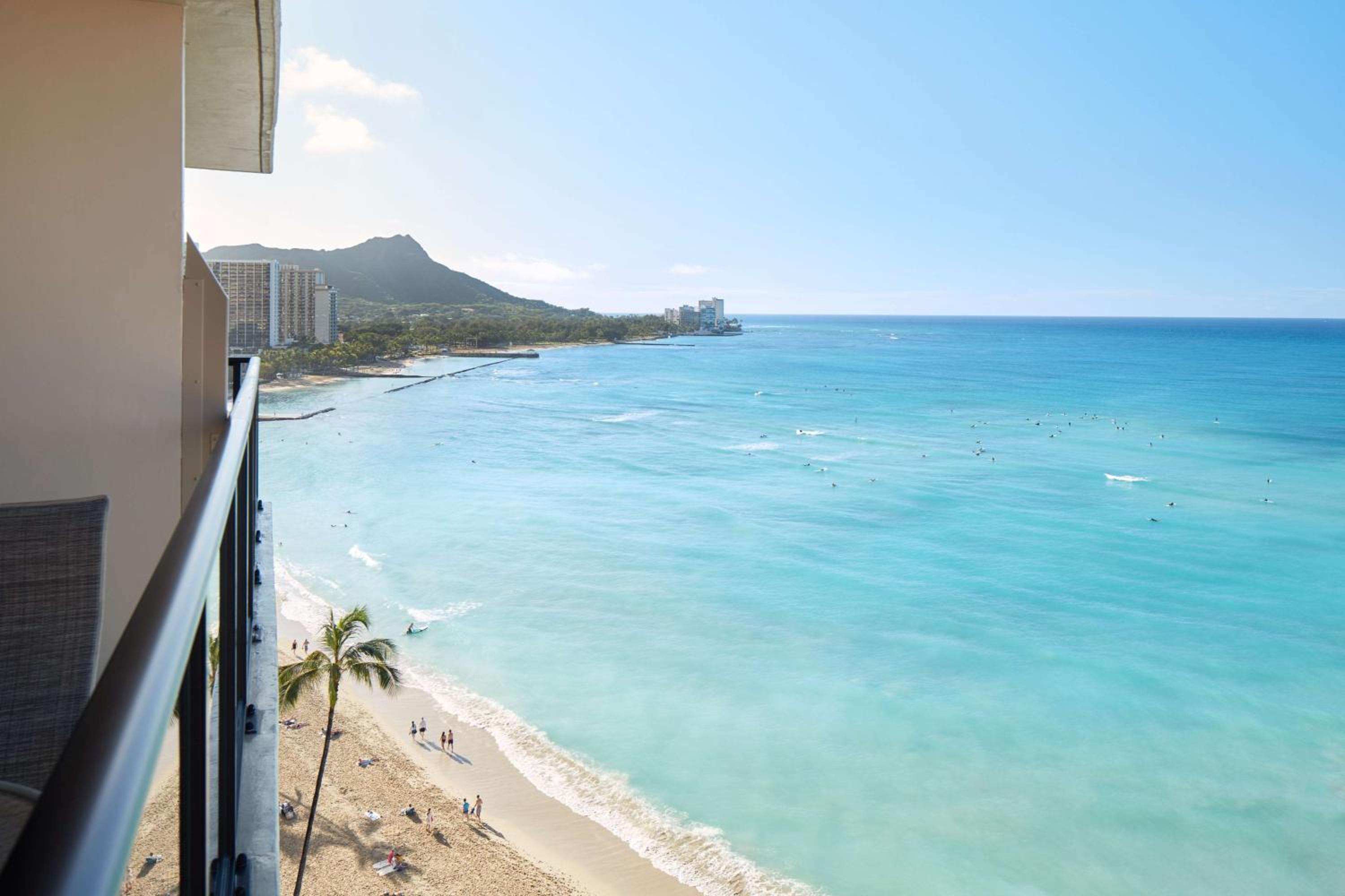 Club 2 Bedroom Ocean Front Suite 2 King Beds