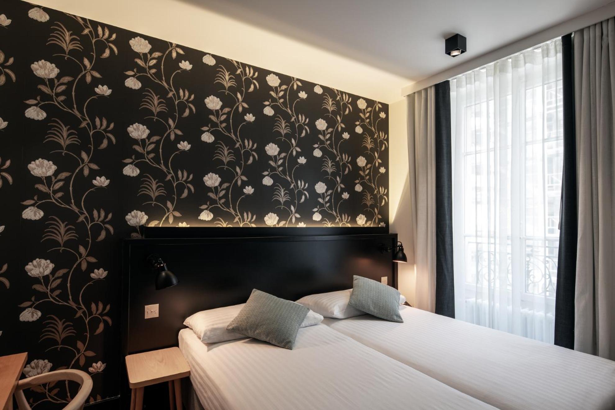 Twin Room - Photo 8