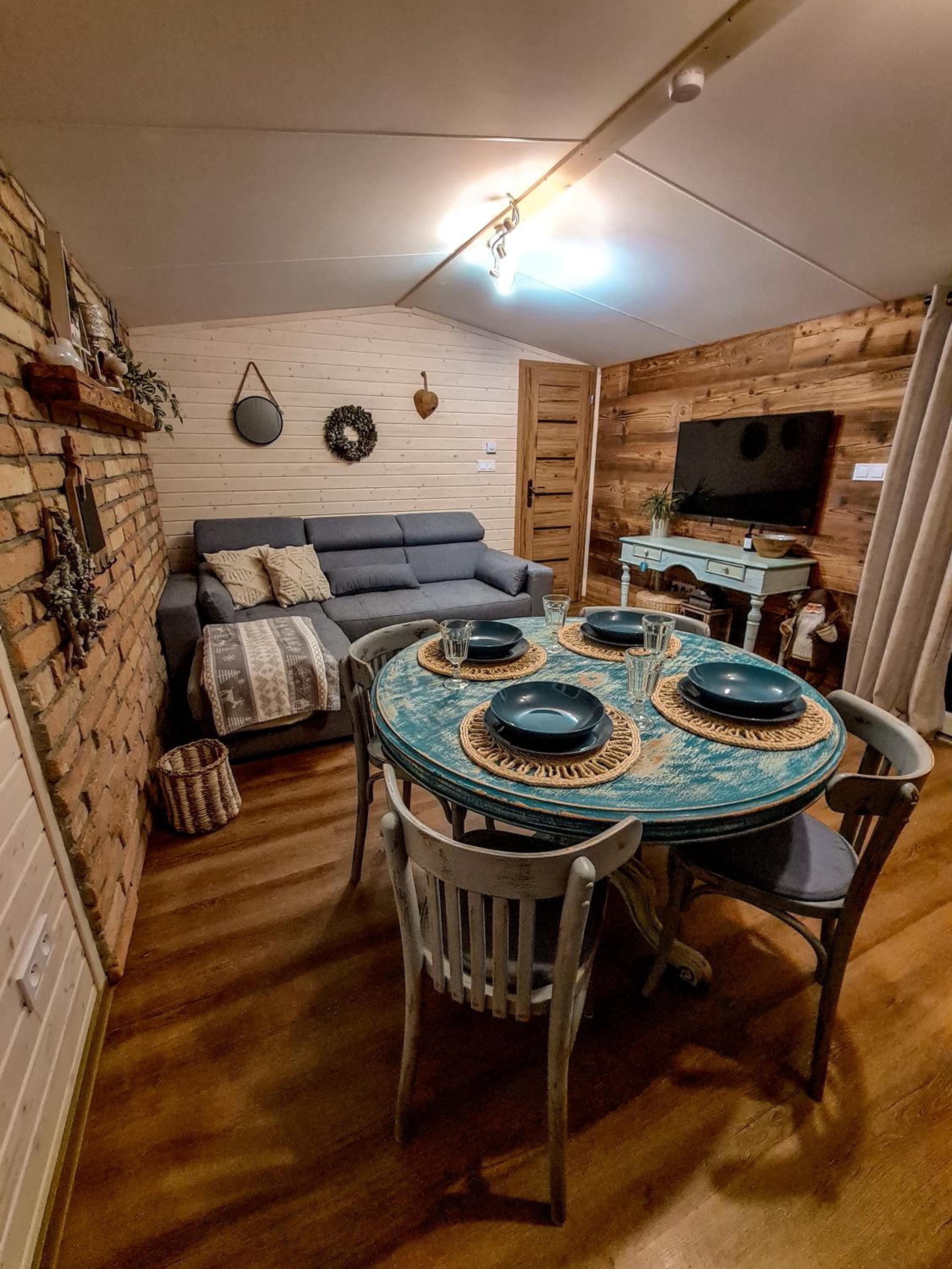 Two-Bedroom Apartment - Photo 8