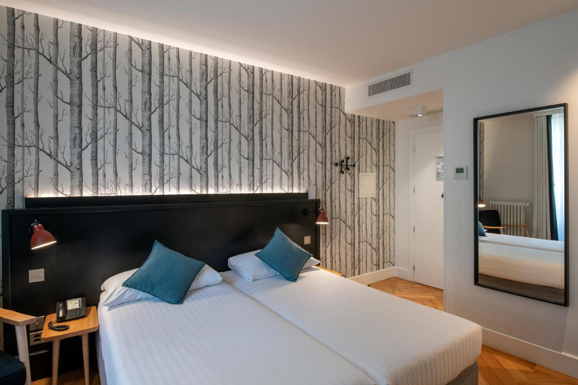 Twin Room - Photo 2