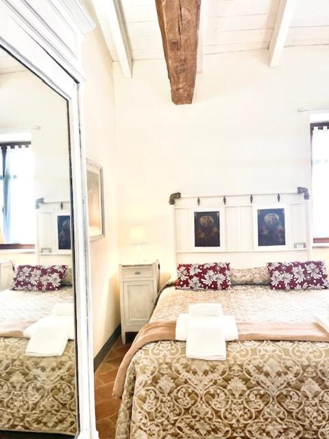Large Double Room - Photo 6