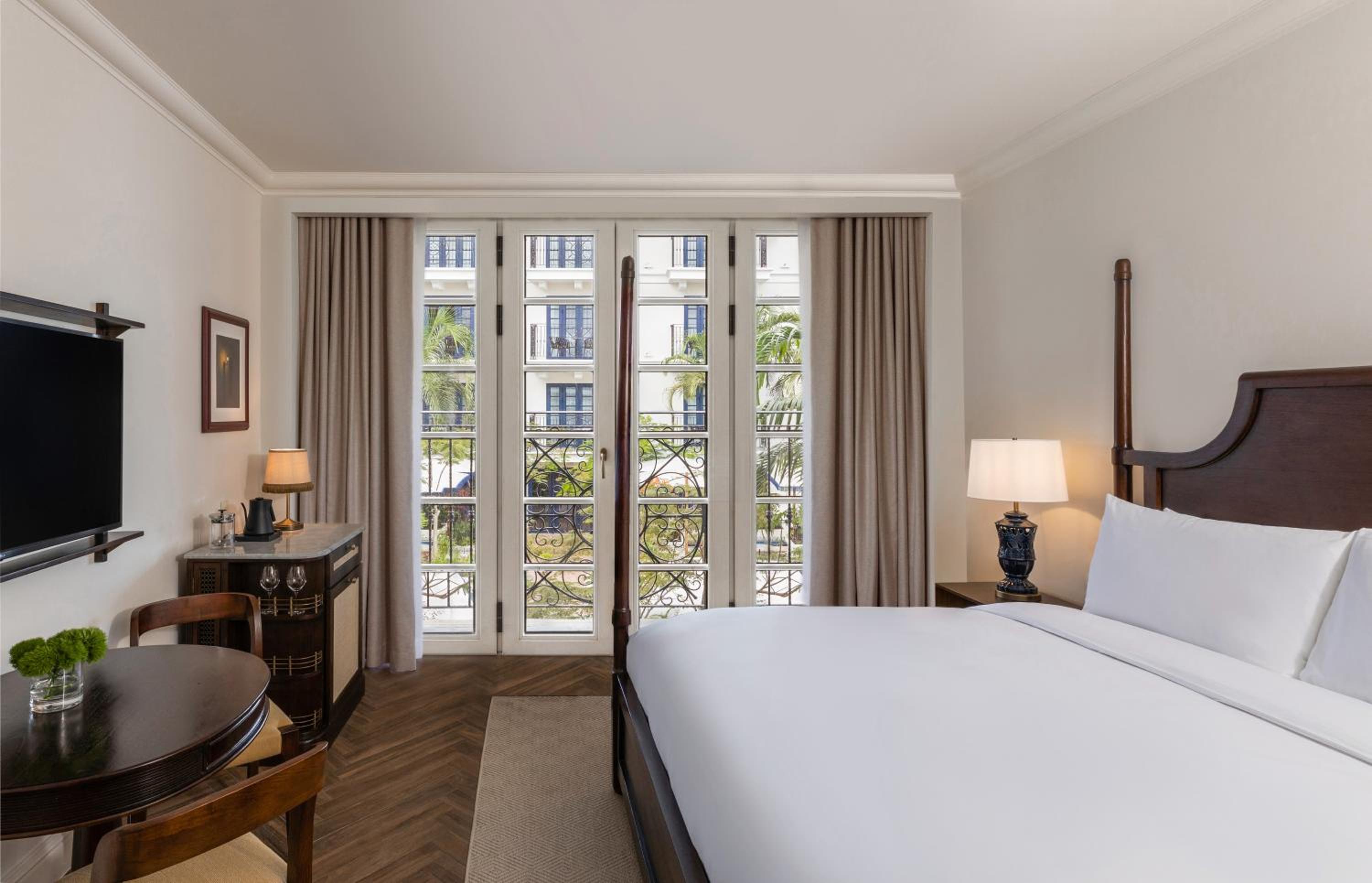 Prestige One-Bedroom King Suite - Oceanfront