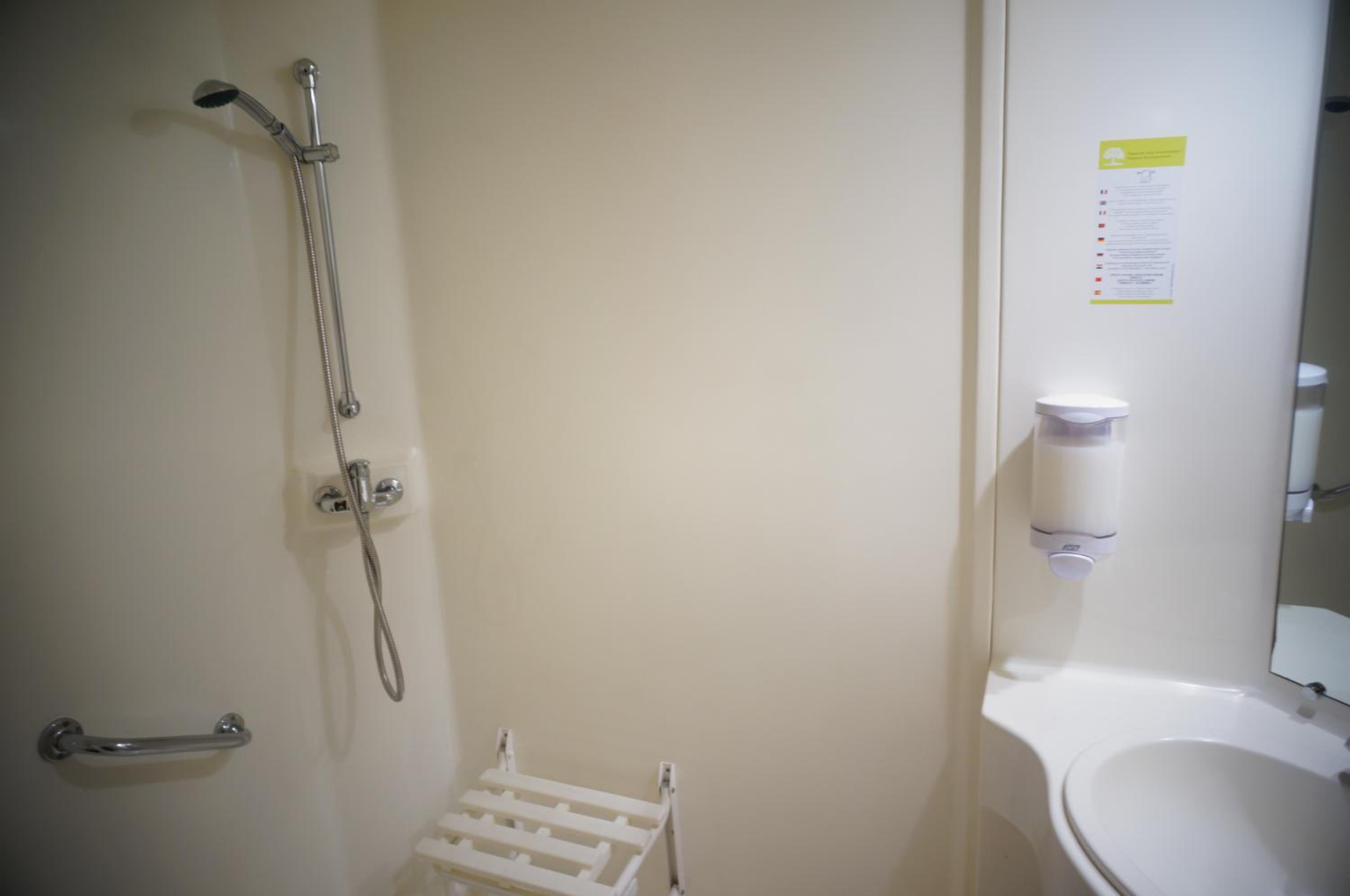Double Room - Disability Access photo 2