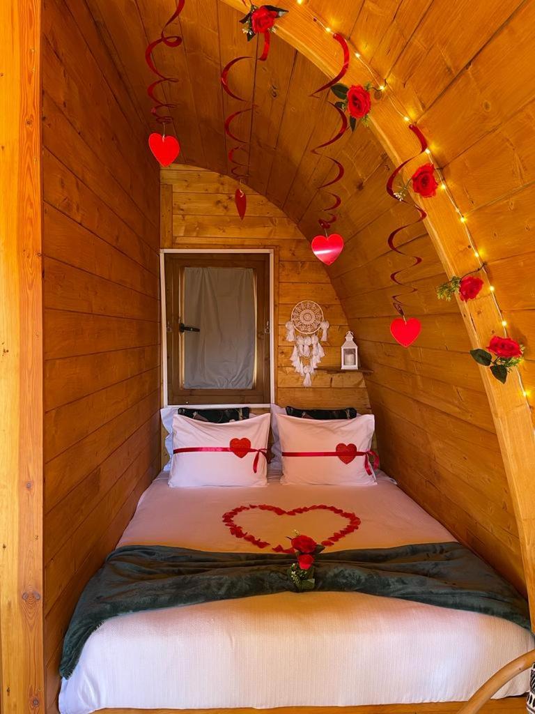 Deluxe Room (2 Adults + 1 Child)