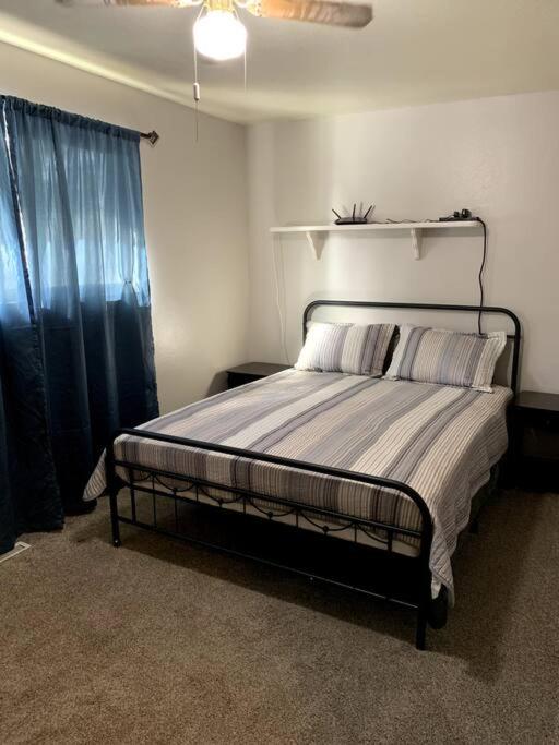 Six-Bedroom House photo 2