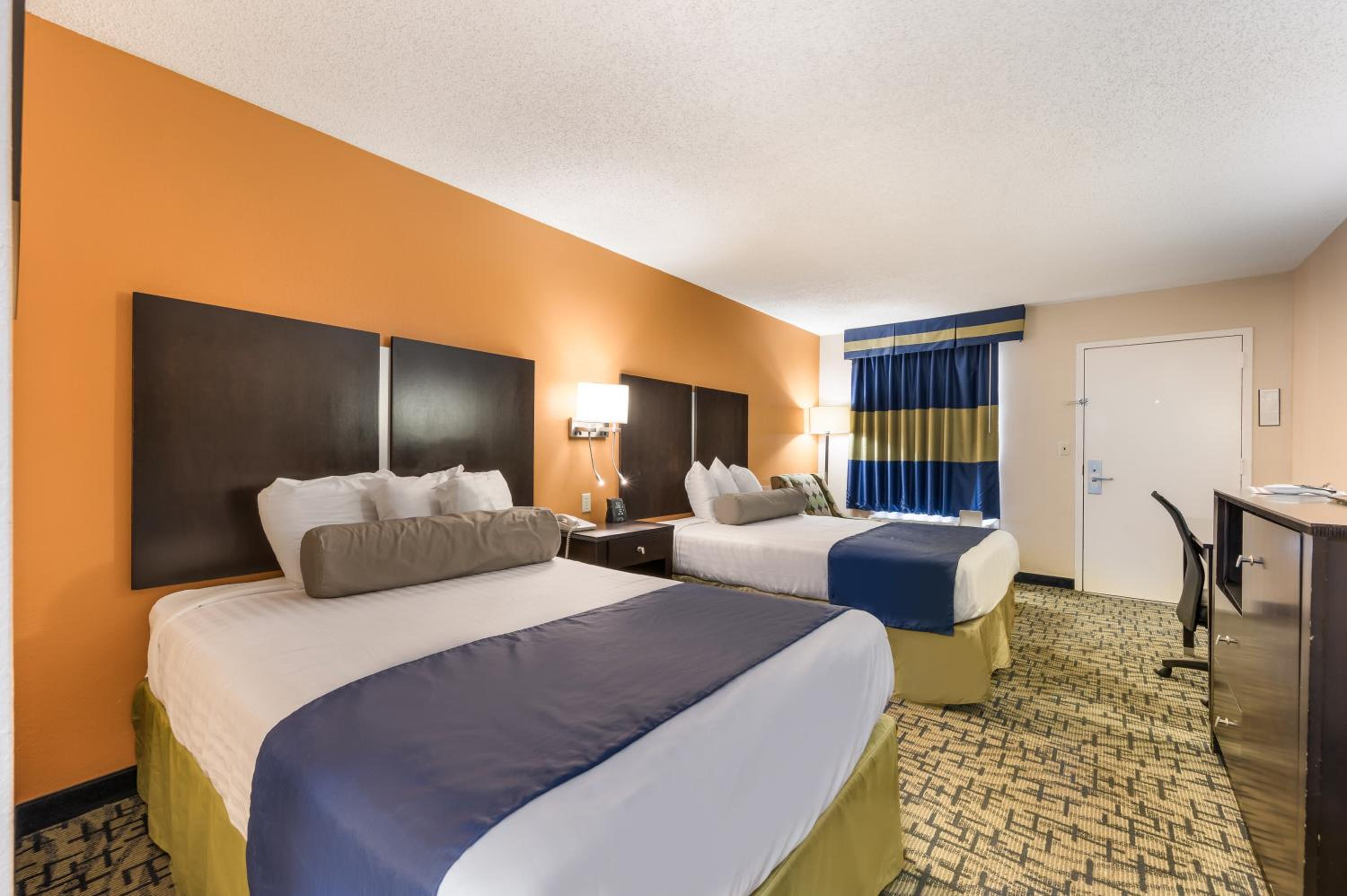 Double Room with Two Double Beds - Smoking photo 1