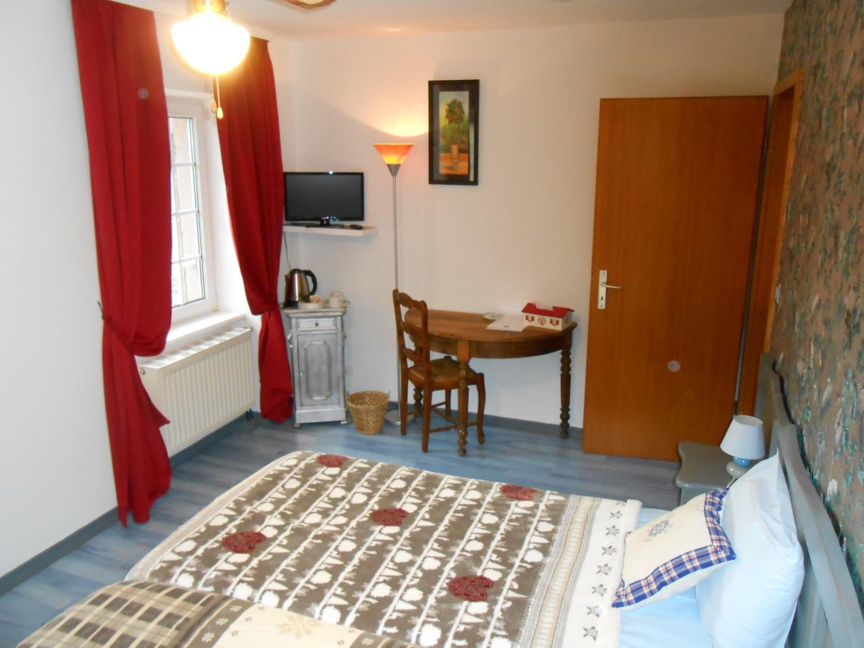 Double or Twin Room with Private Bathroom photo 3