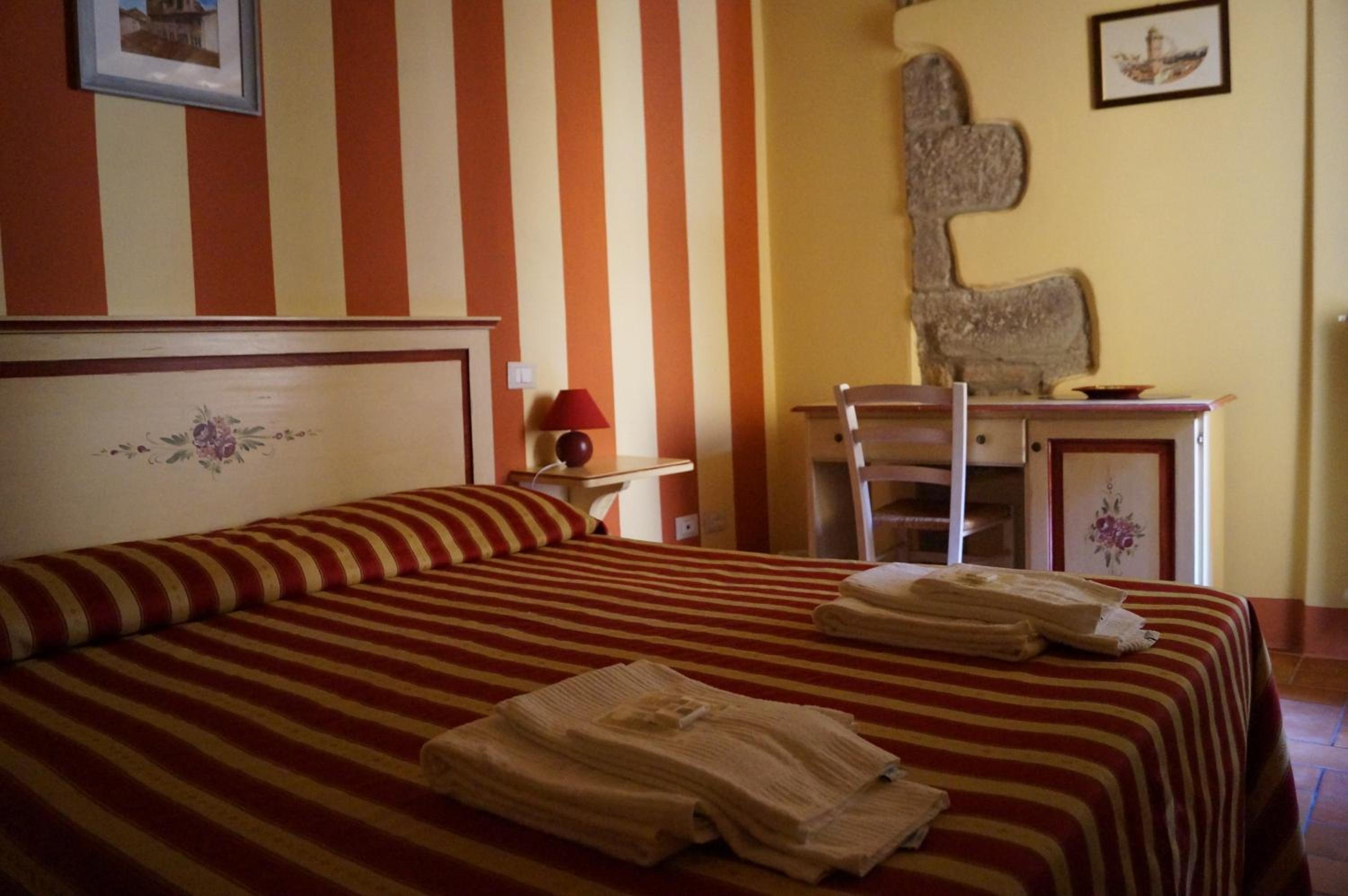 Double or Twin Room - Photo 12