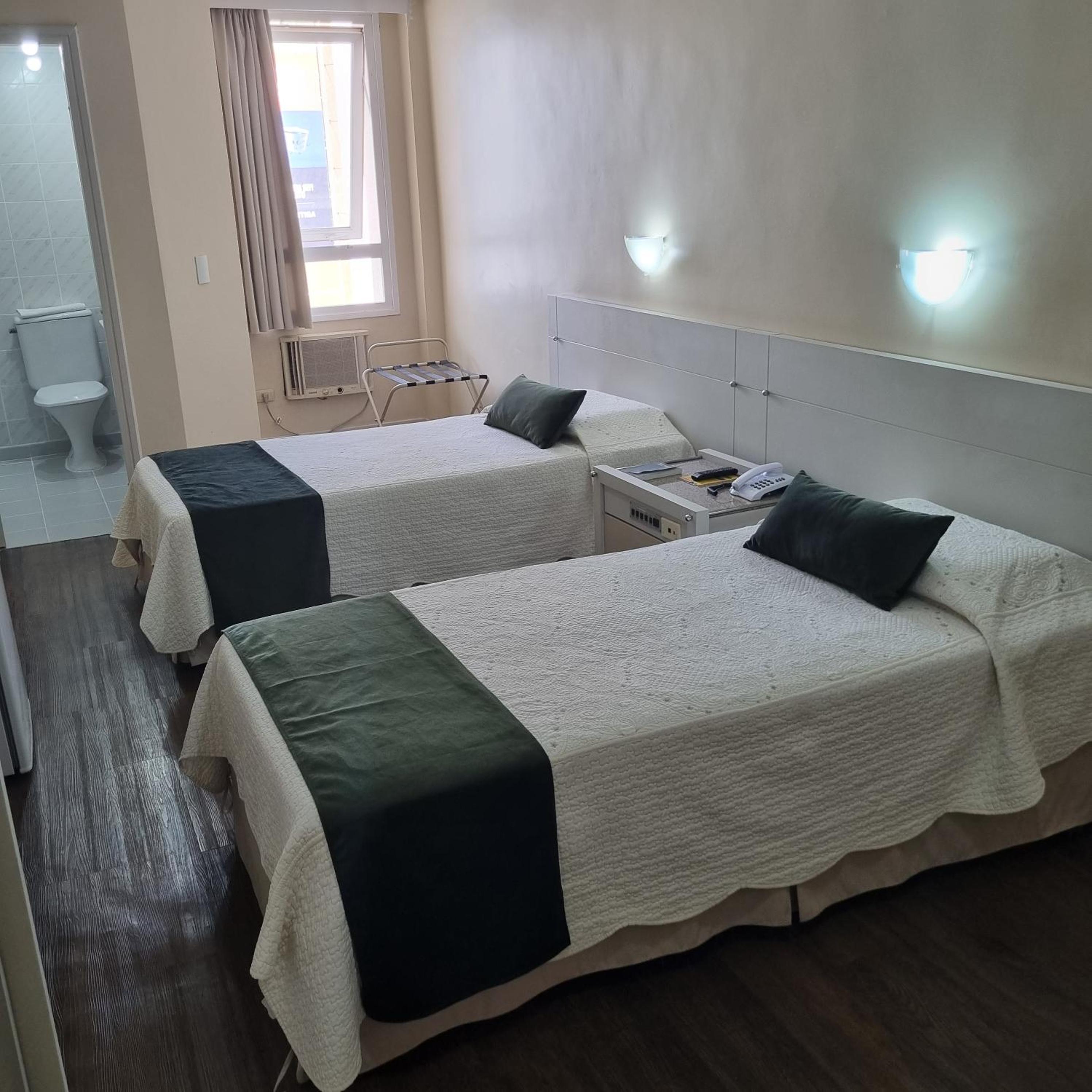 Hotel Nacional Inn Curitiba Torres — Standard Double Room with Two Single Beds